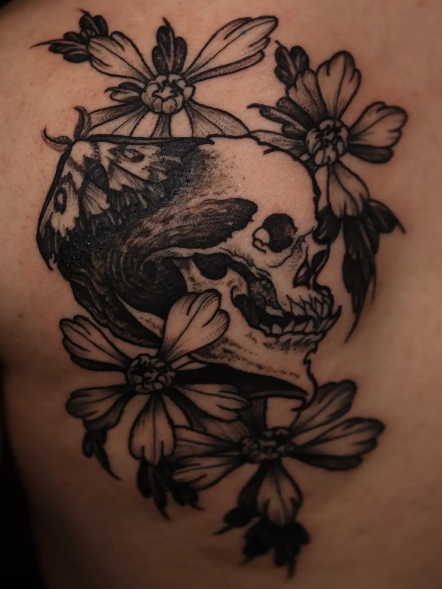 Tattoo by @micxortiz.tattoo — black_and_grey