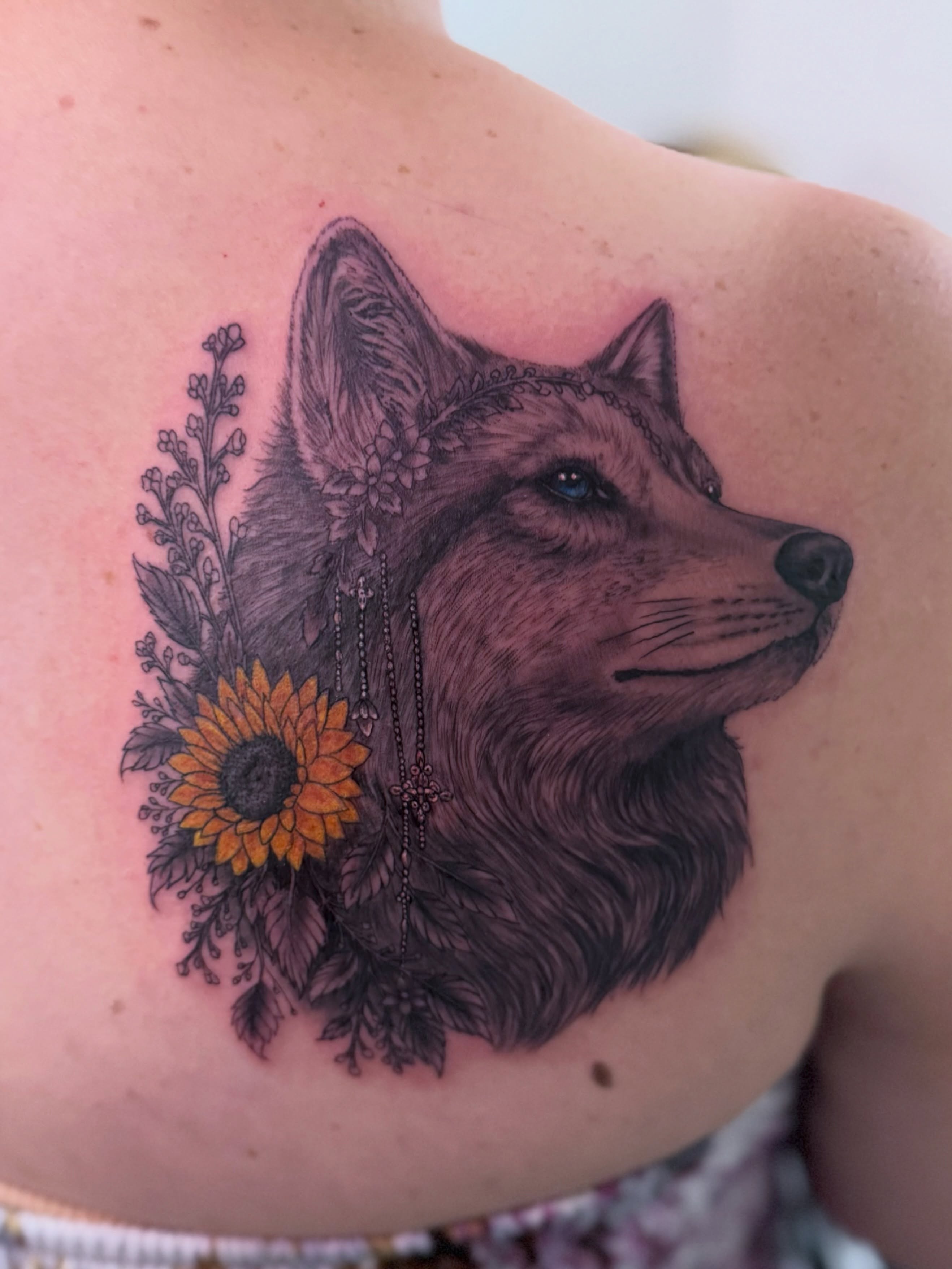 Tattoo by @tonitakaaa — realism, dotwork