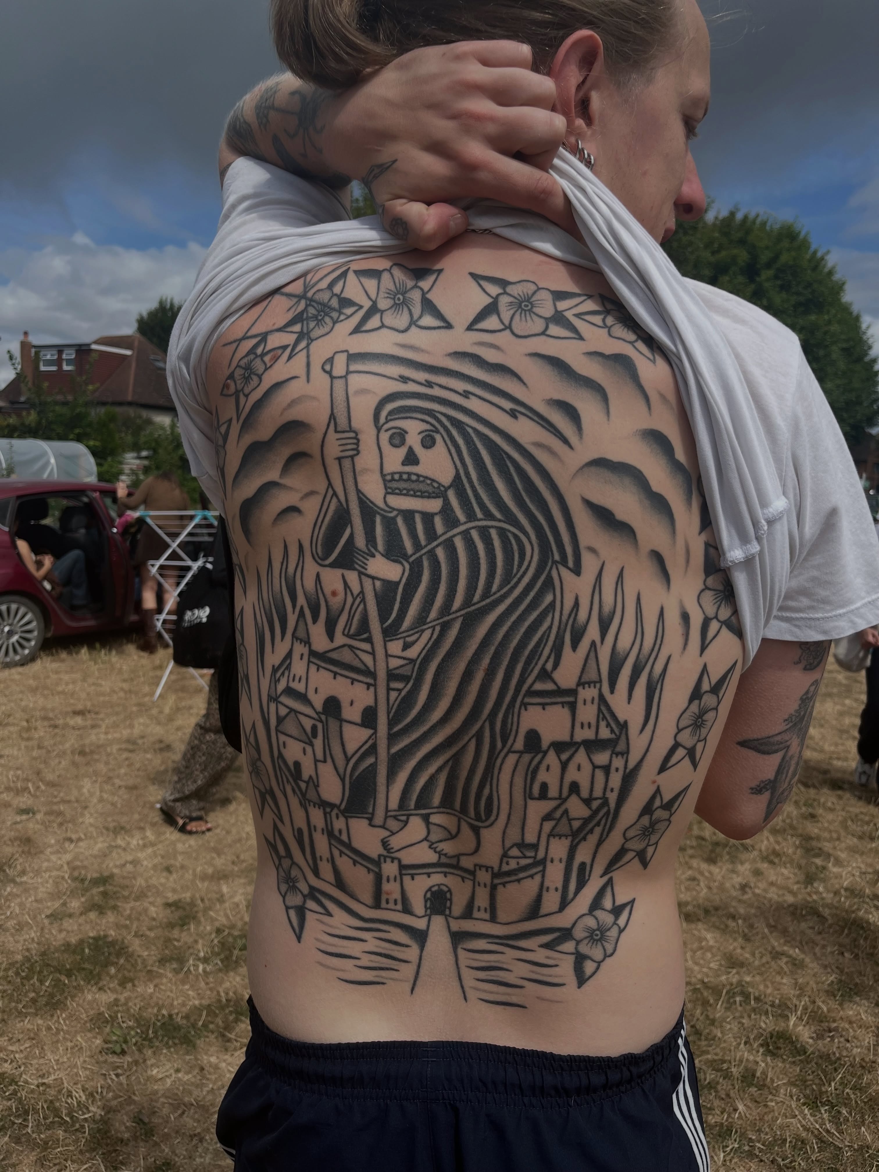 Tattoo by @ezzybones — black_and_grey