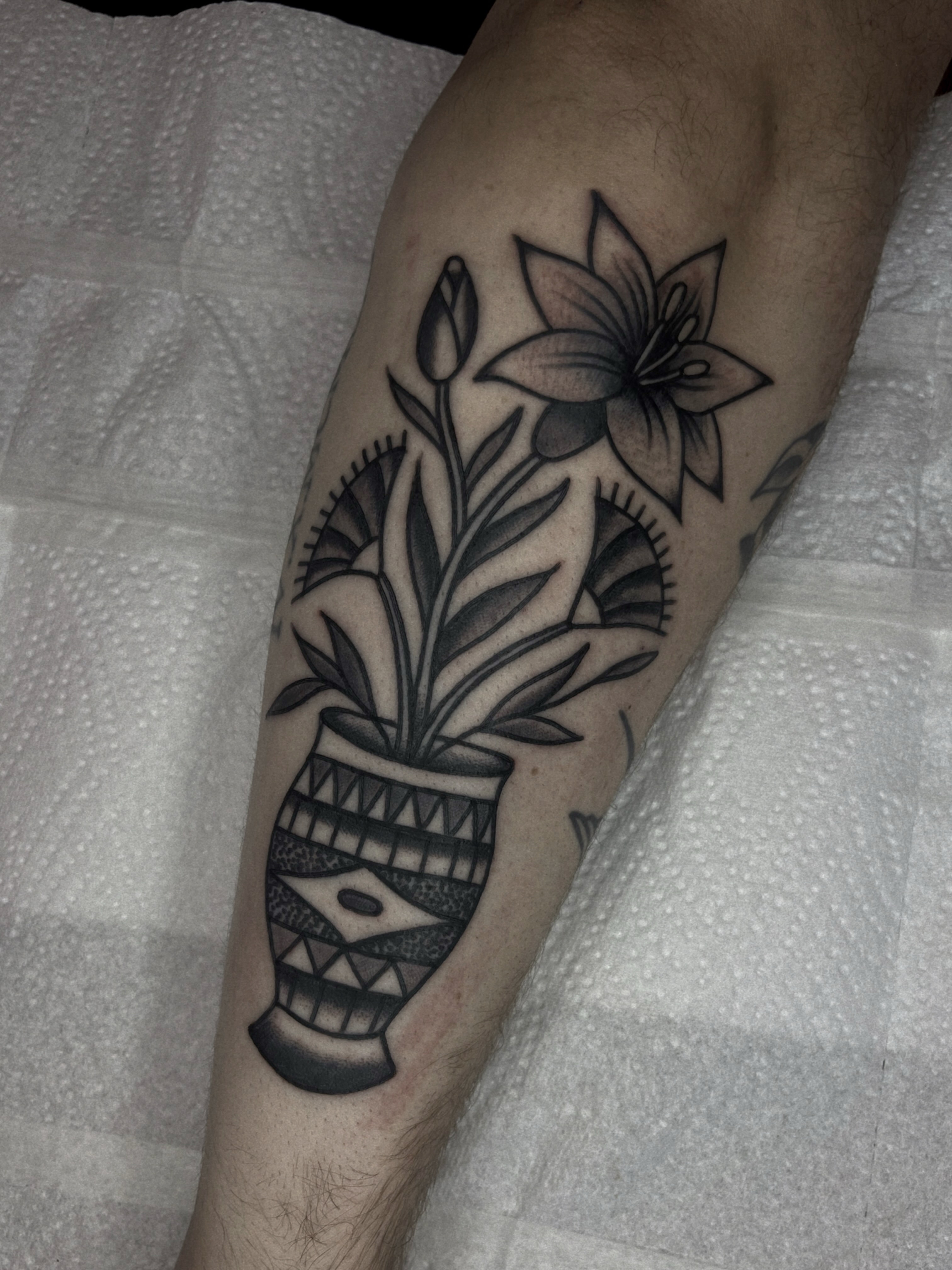 Tattoo by @ezzybones — black_and_grey