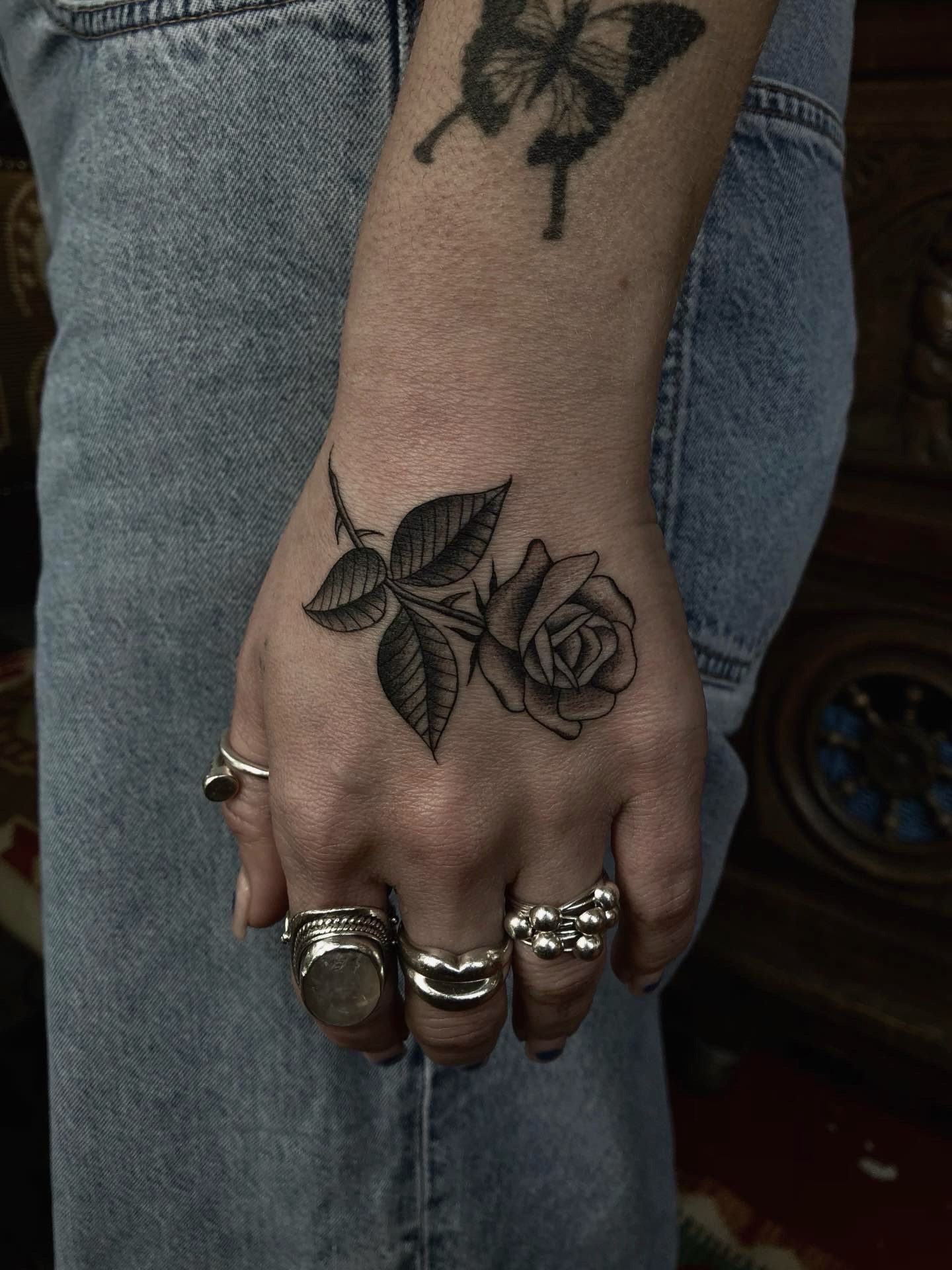Tattoo by @ezzybones — black_and_grey