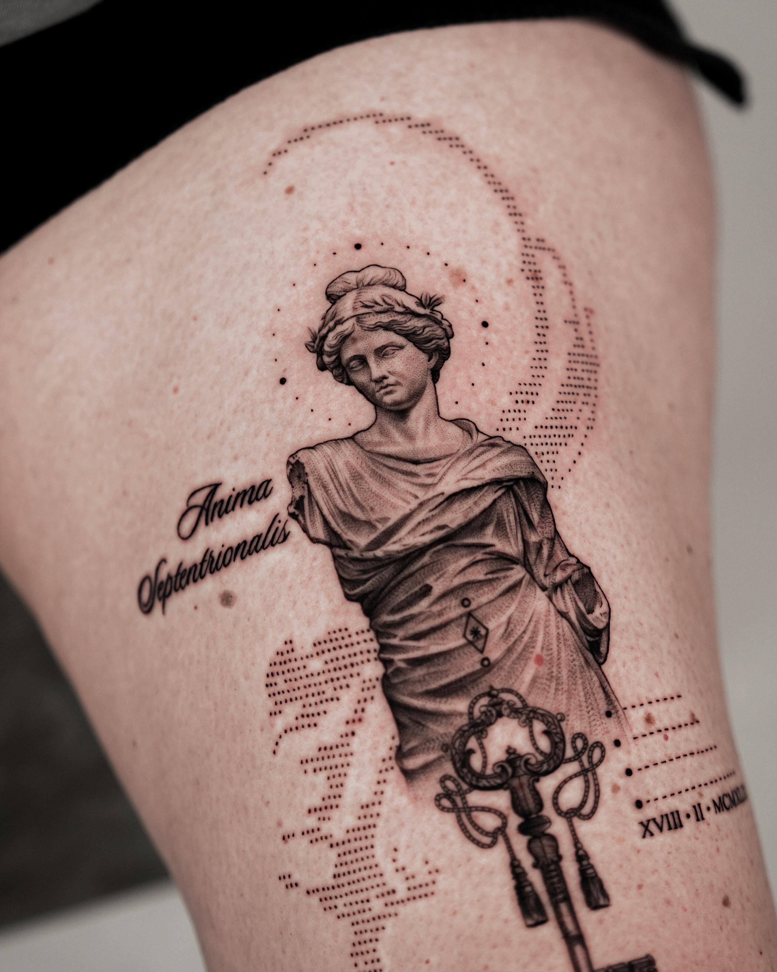 Statue dotwork tattoo on the thigh by Jinzhi ye