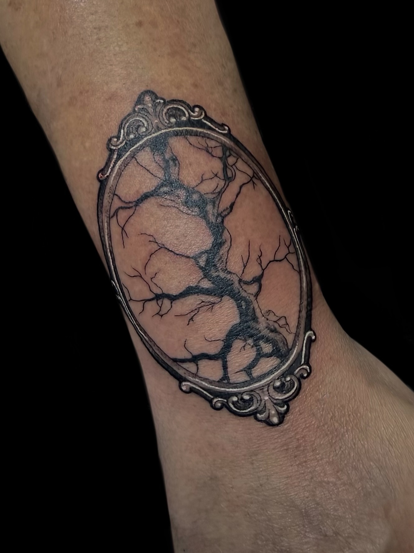 Tattoo by @katscratchtattooss — black_and_grey