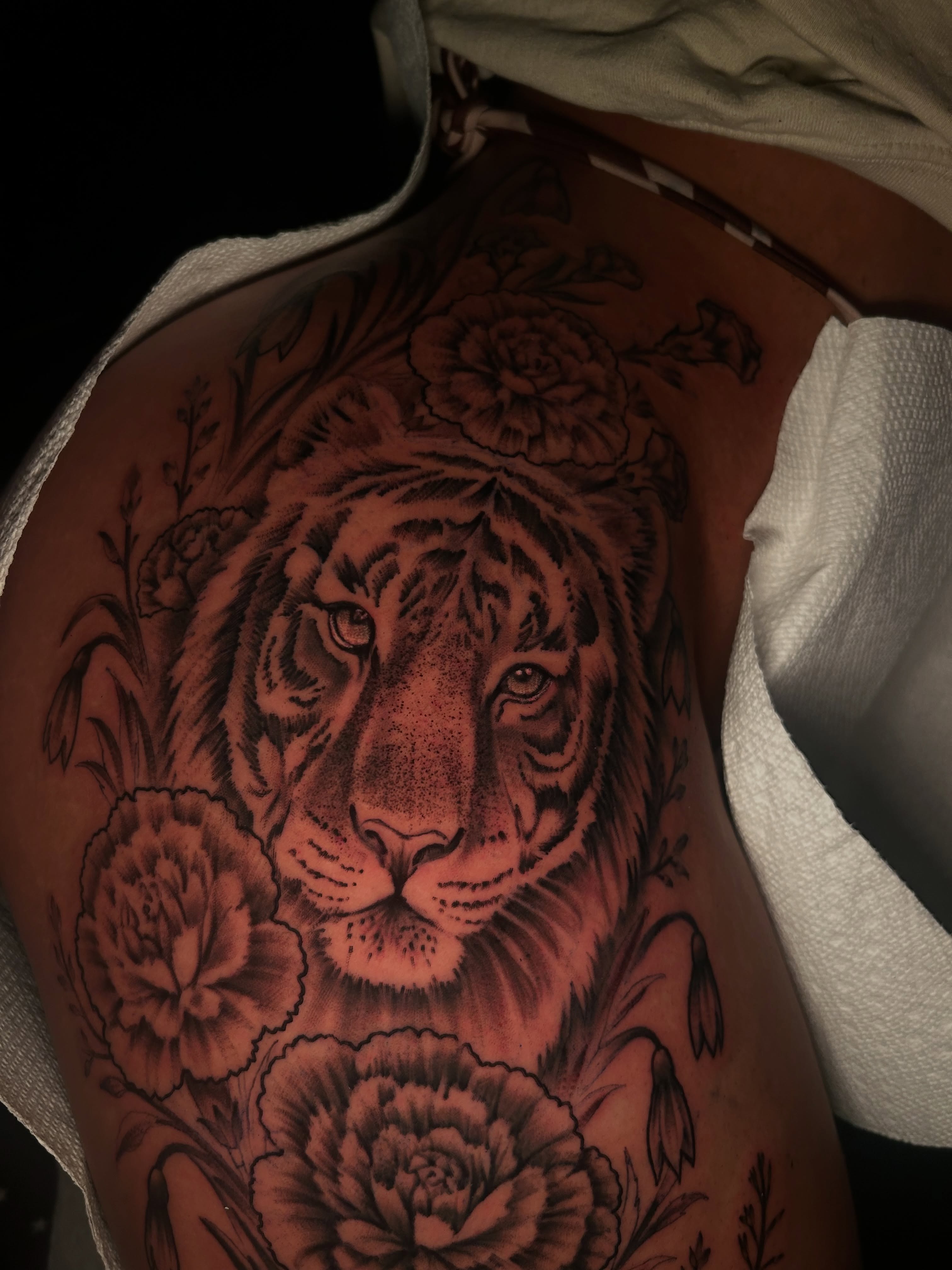 Tattoo by @broninked — black_and_grey