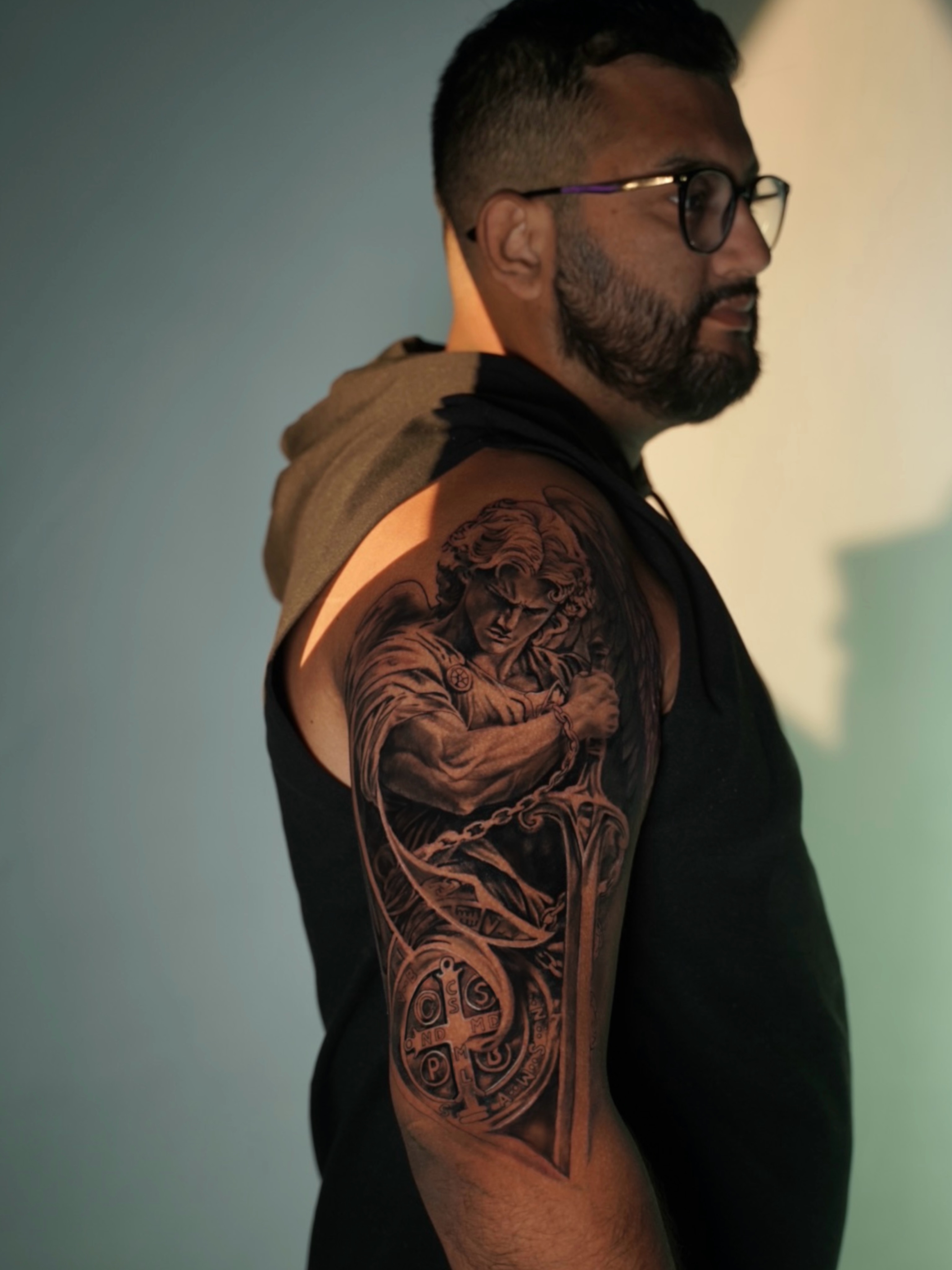 Tattoo by @tattooandres191 — black_and_grey, realism