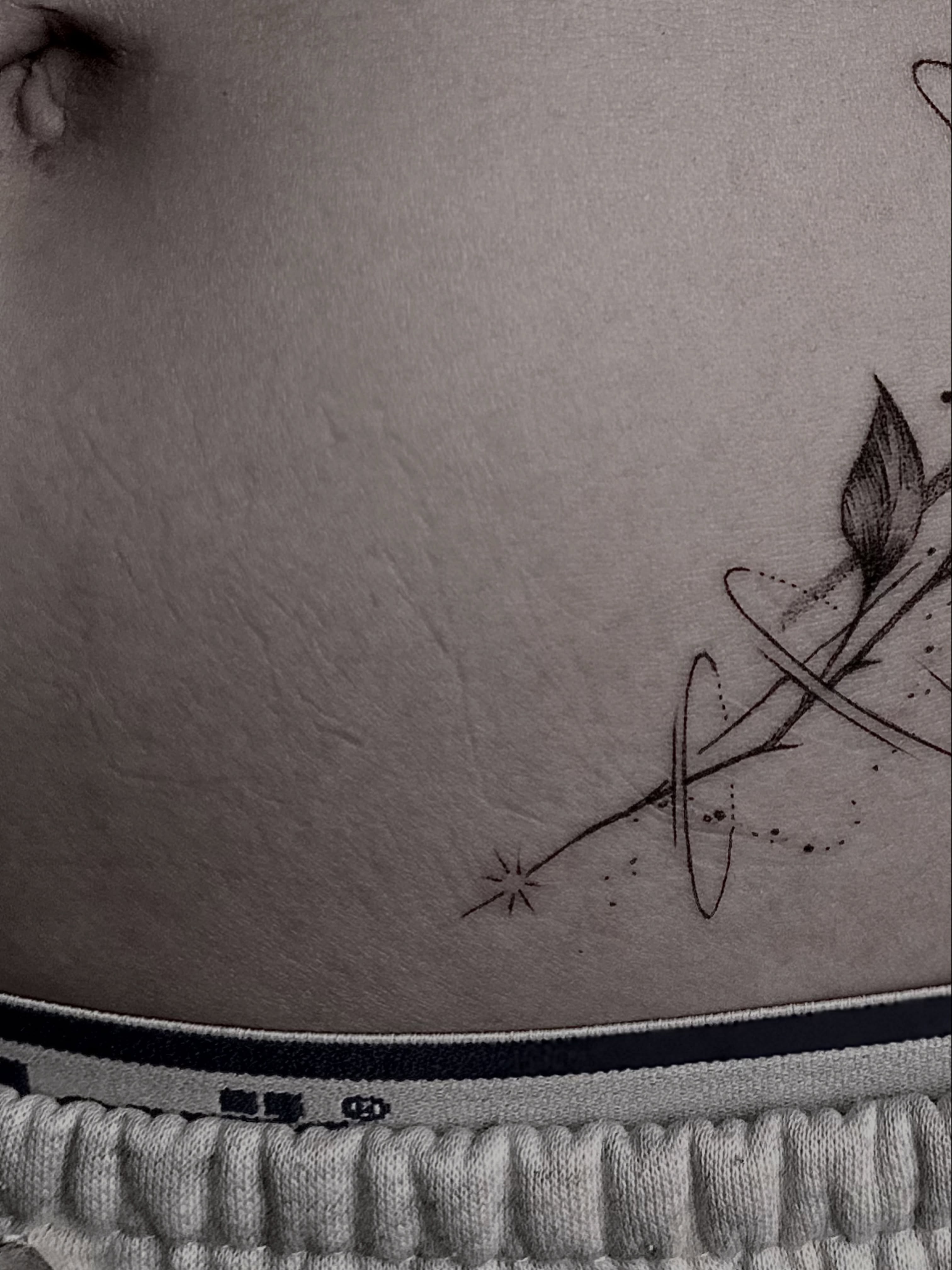 Tattoo by @nu9na_tattoo — black_and_grey