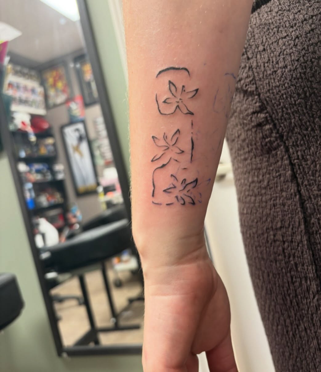 Tattoo by @jennas_drawings — minimalist
