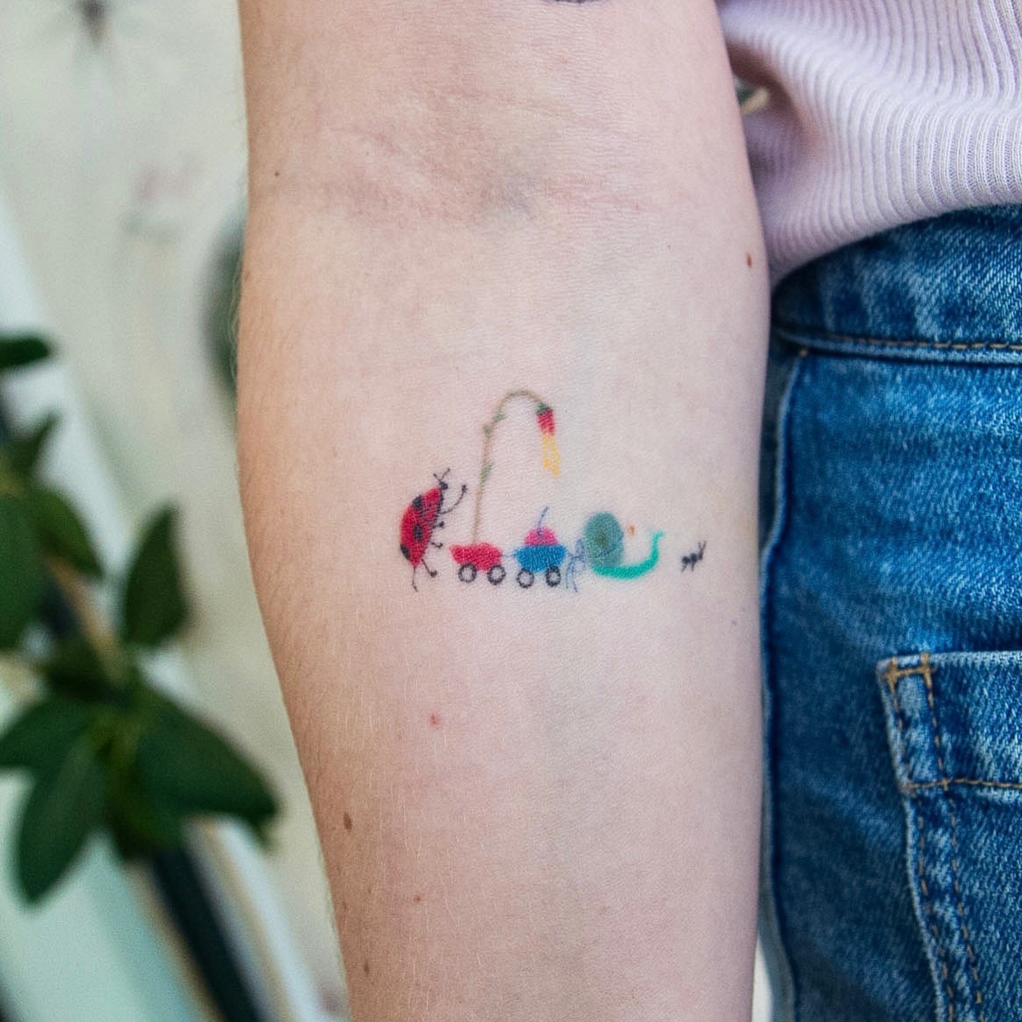 Tattoo by @mopxistudio — dotwork