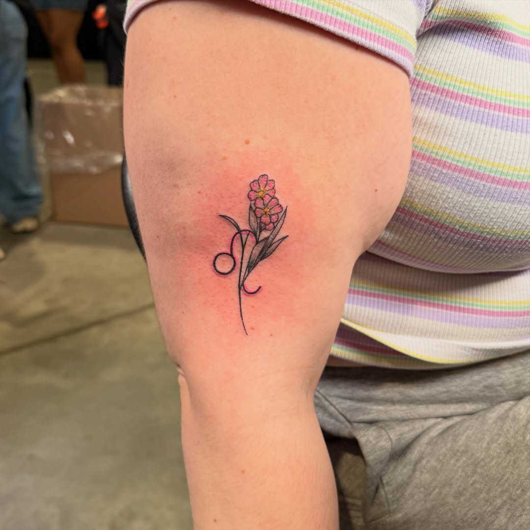 Tattoo by @thecatrinaink — fine_line