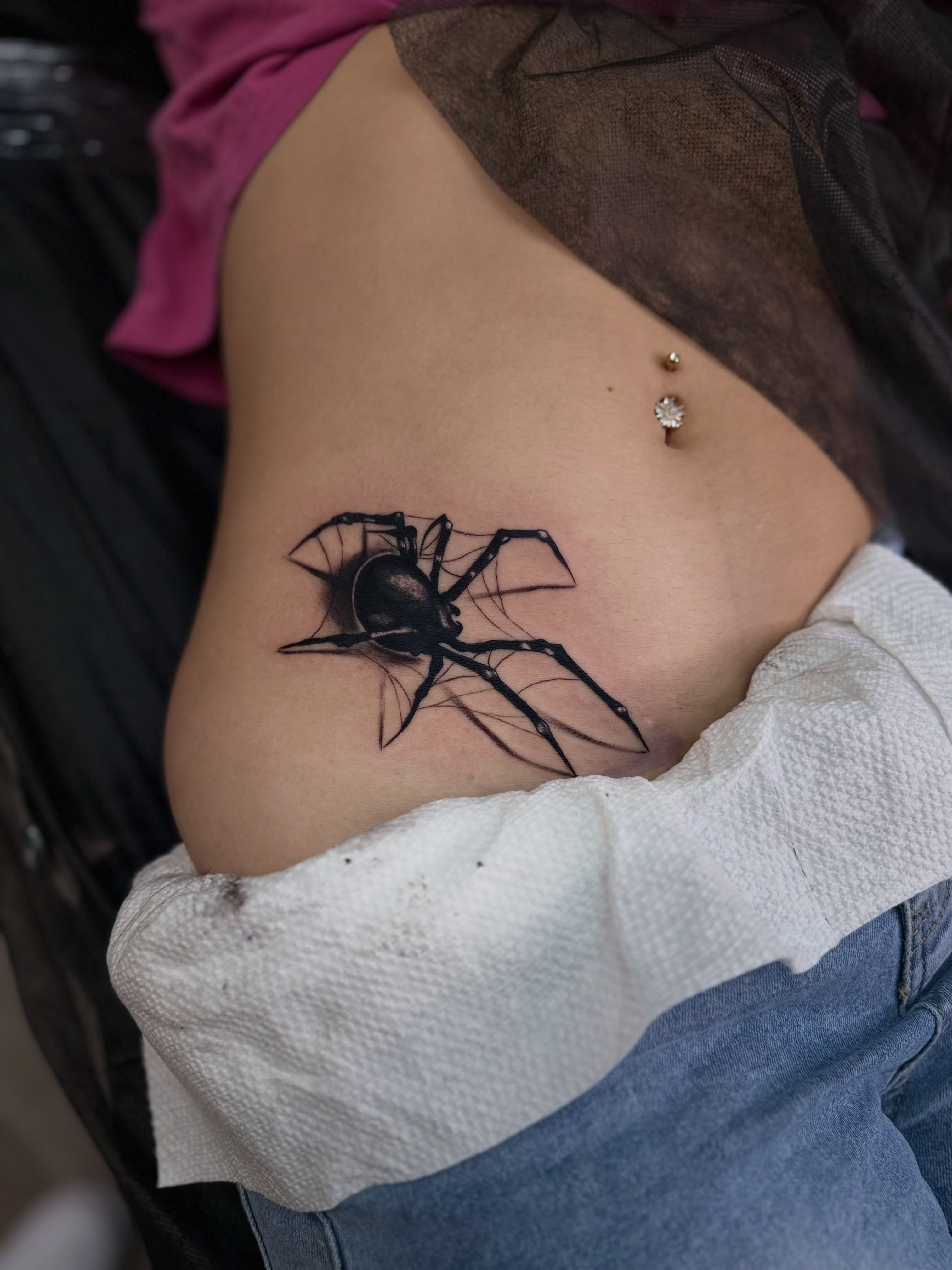 Tattoo by @el_enano_tatto — black_and_grey