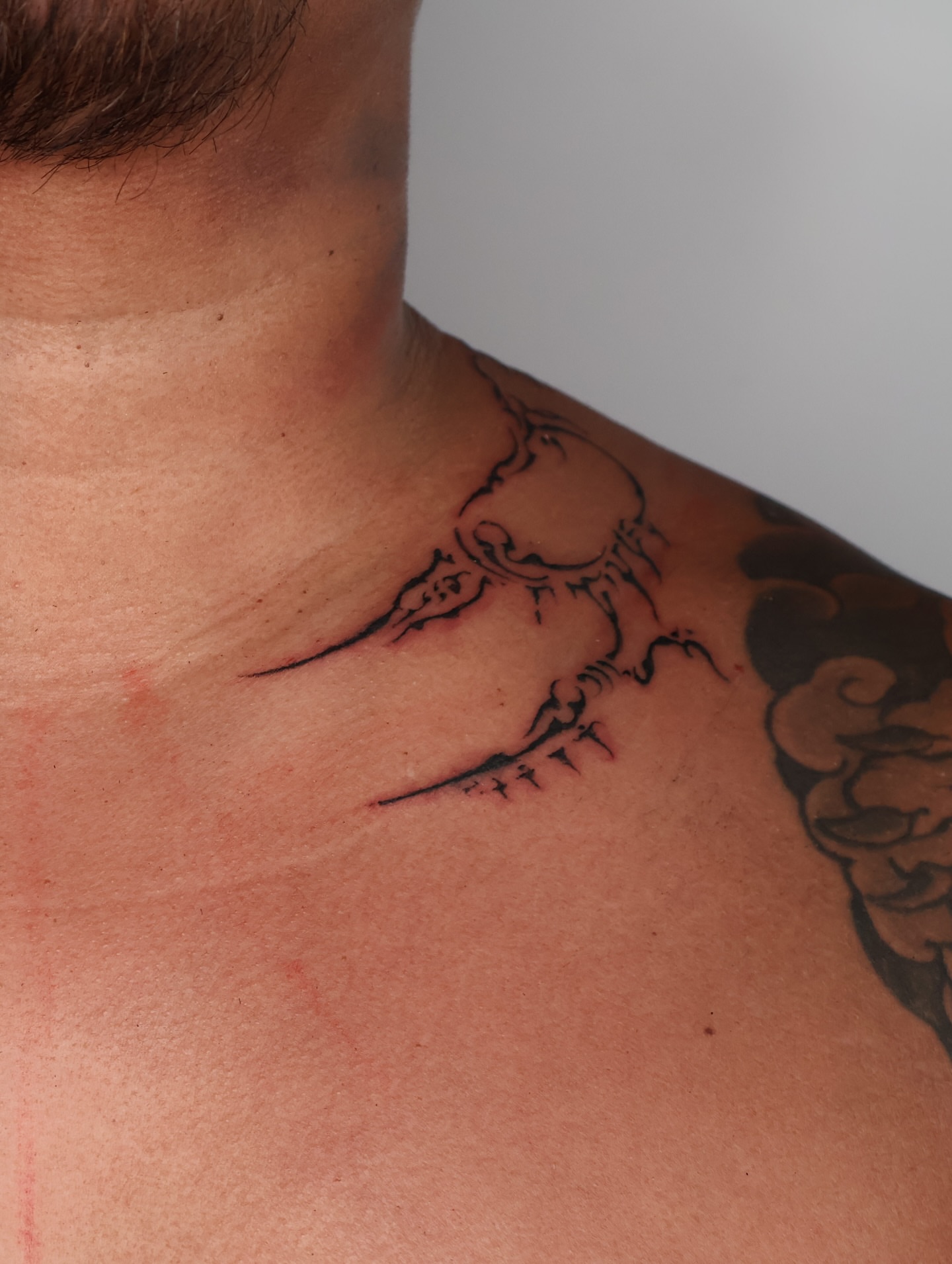 Scorpion black and grey tattoo on the shoulder by Grace Zarmina Hessam