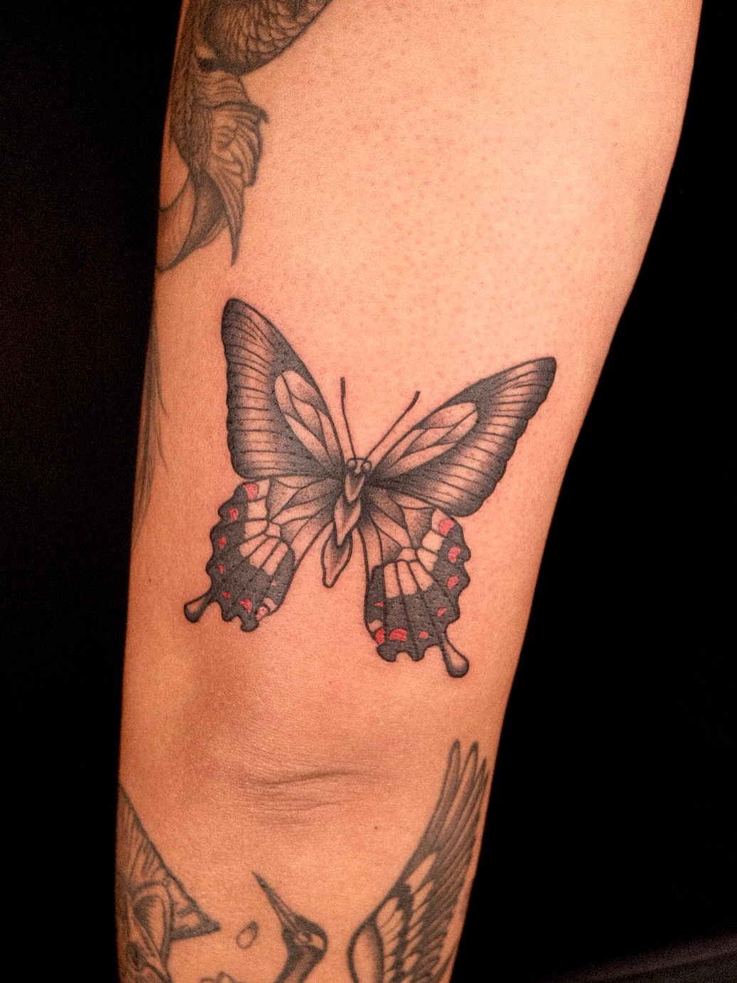 Tattoo by @seanmademeink — black_and_grey