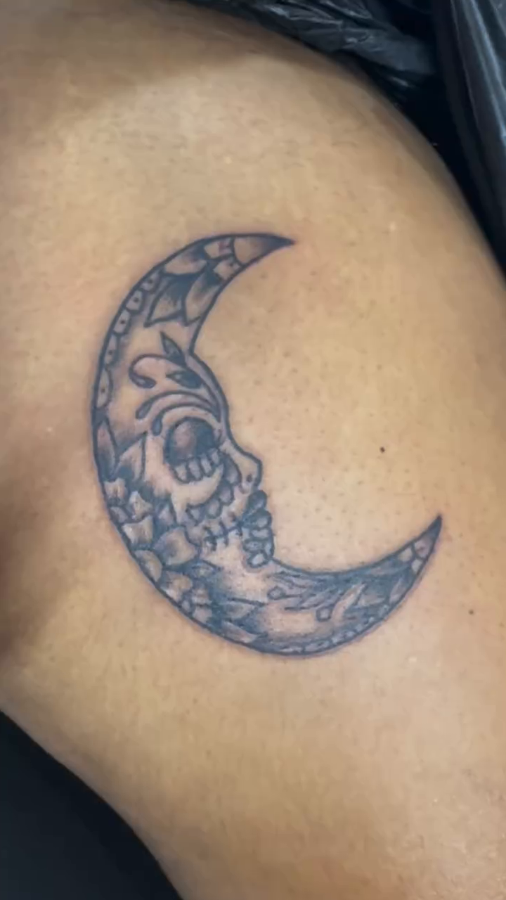 Tattoo by @dvasqueztattoo — black_and_grey, ornamental