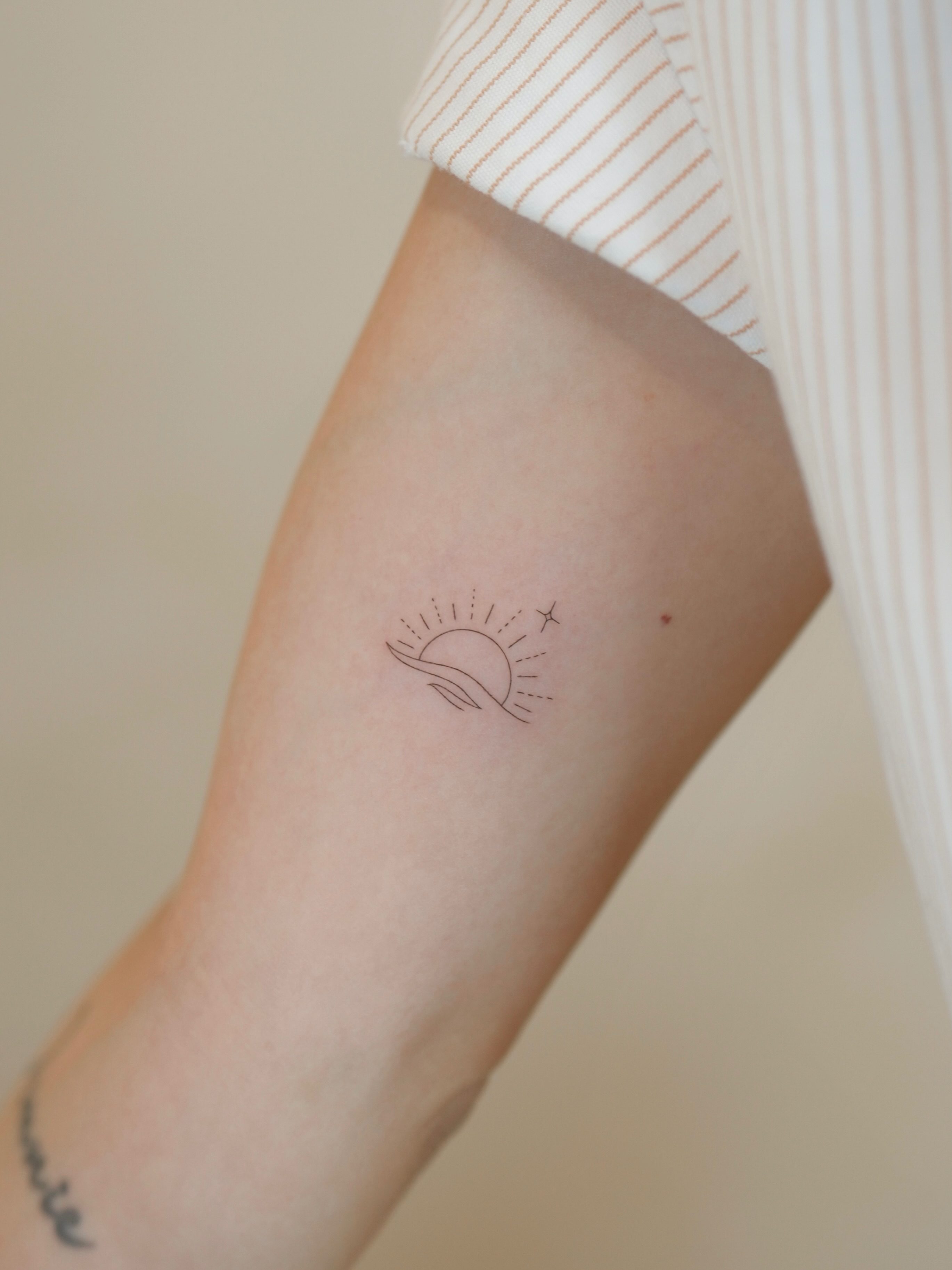 Tattoo by @ink_bijou β minimalist