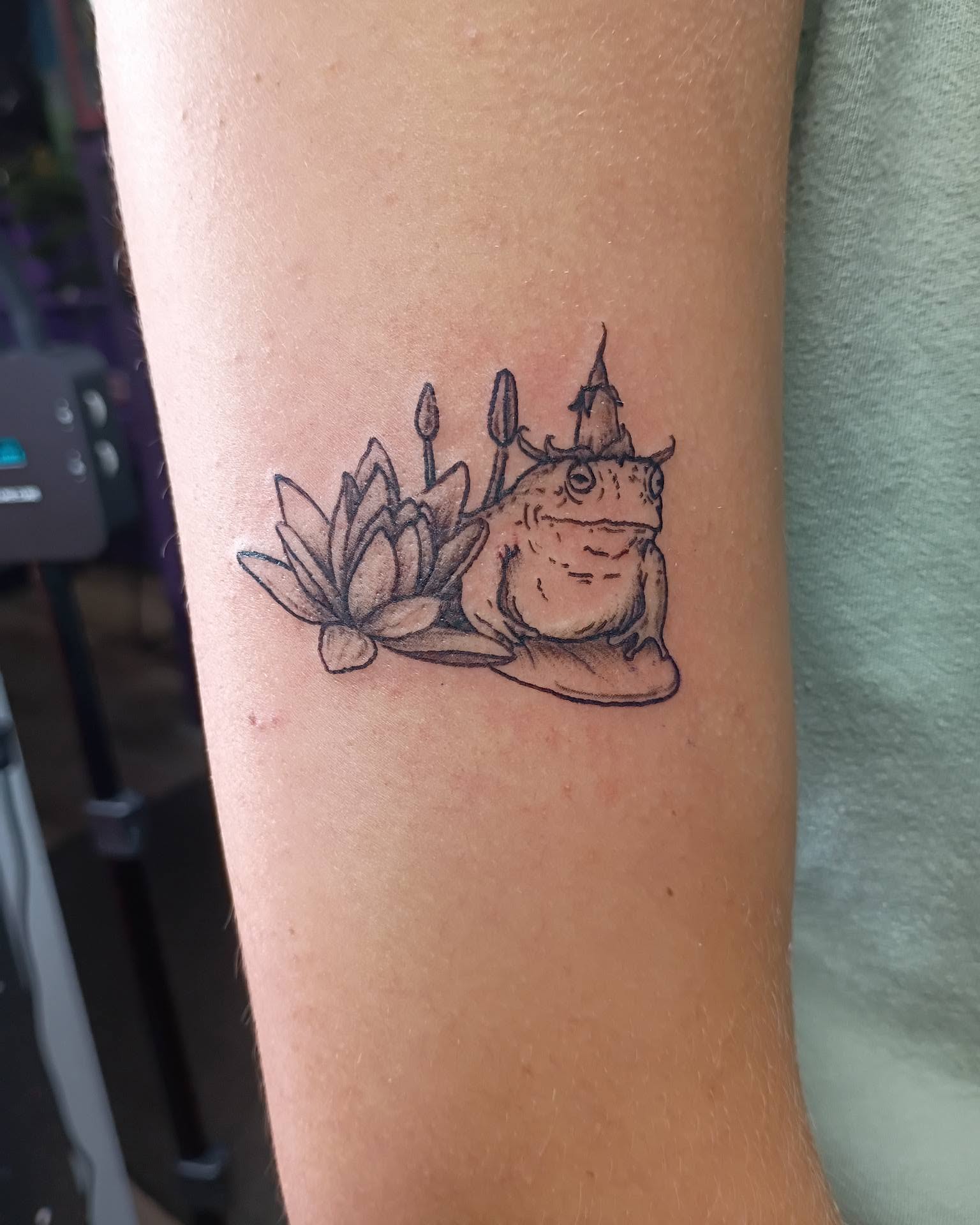 Tattoo by @mamabirdstattoos.piercings — black_and_grey