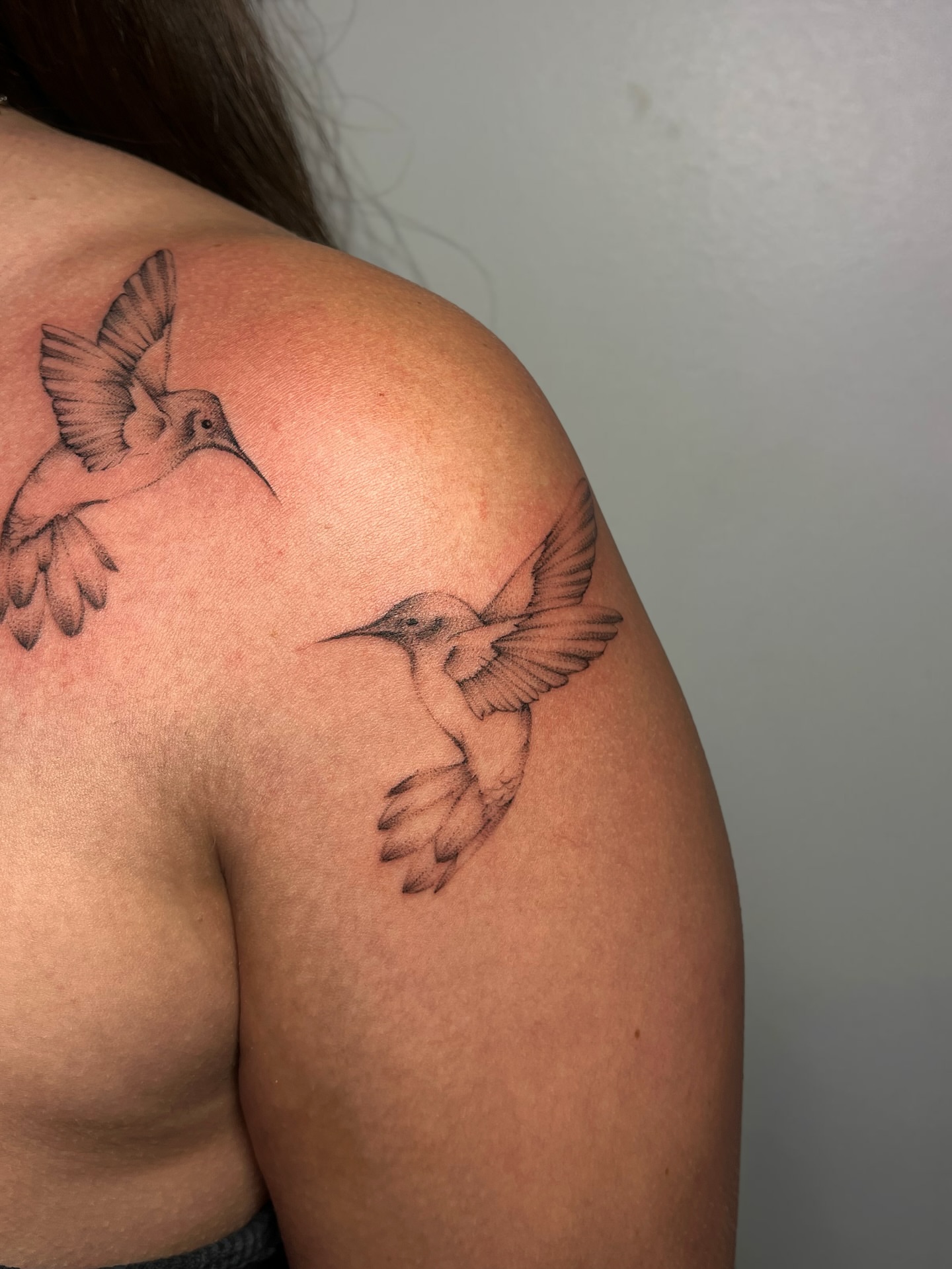 Hummingbirds black and grey tattoo on the shoulder by MK