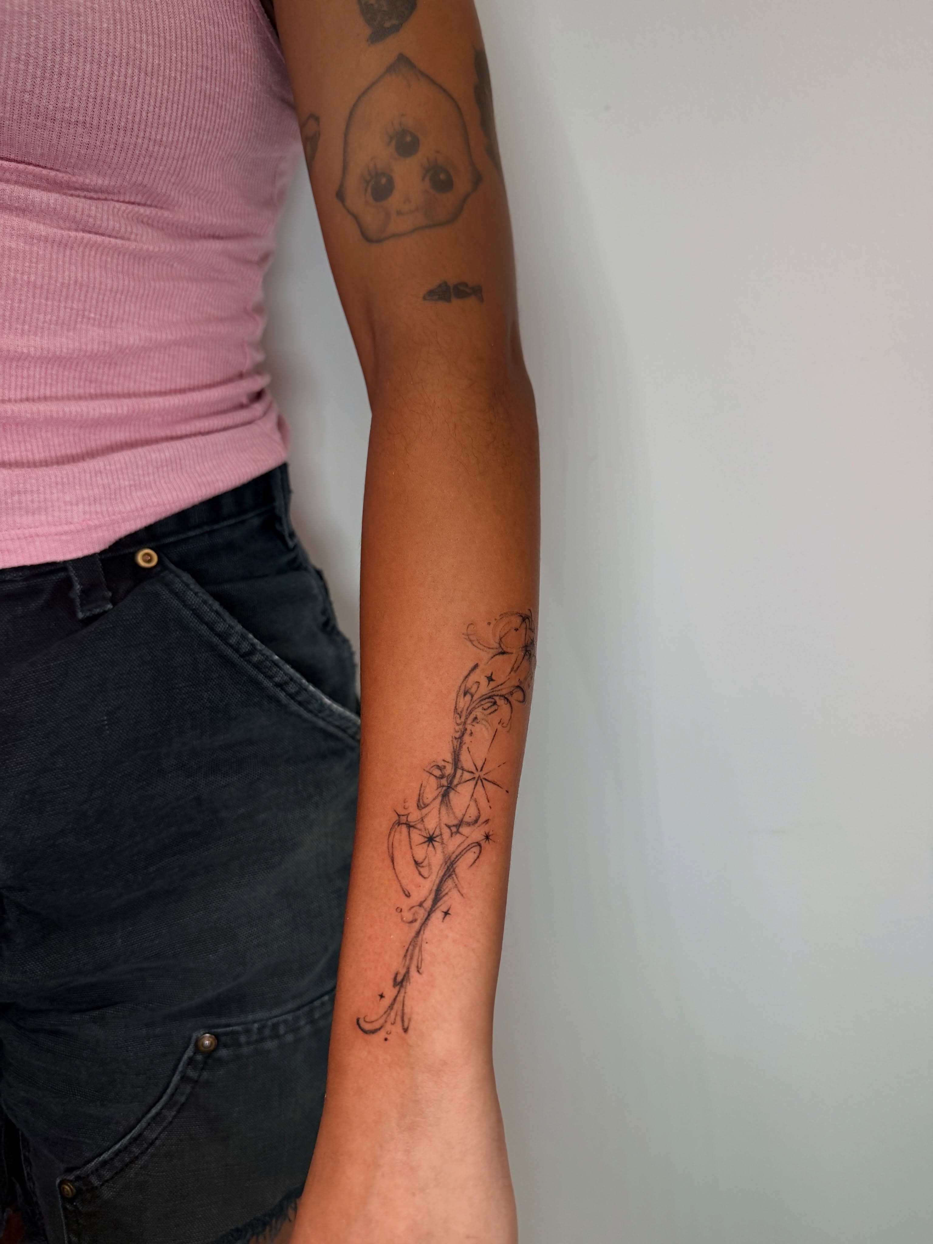 Floral vine black and grey tattoo on the forearm by bella :)