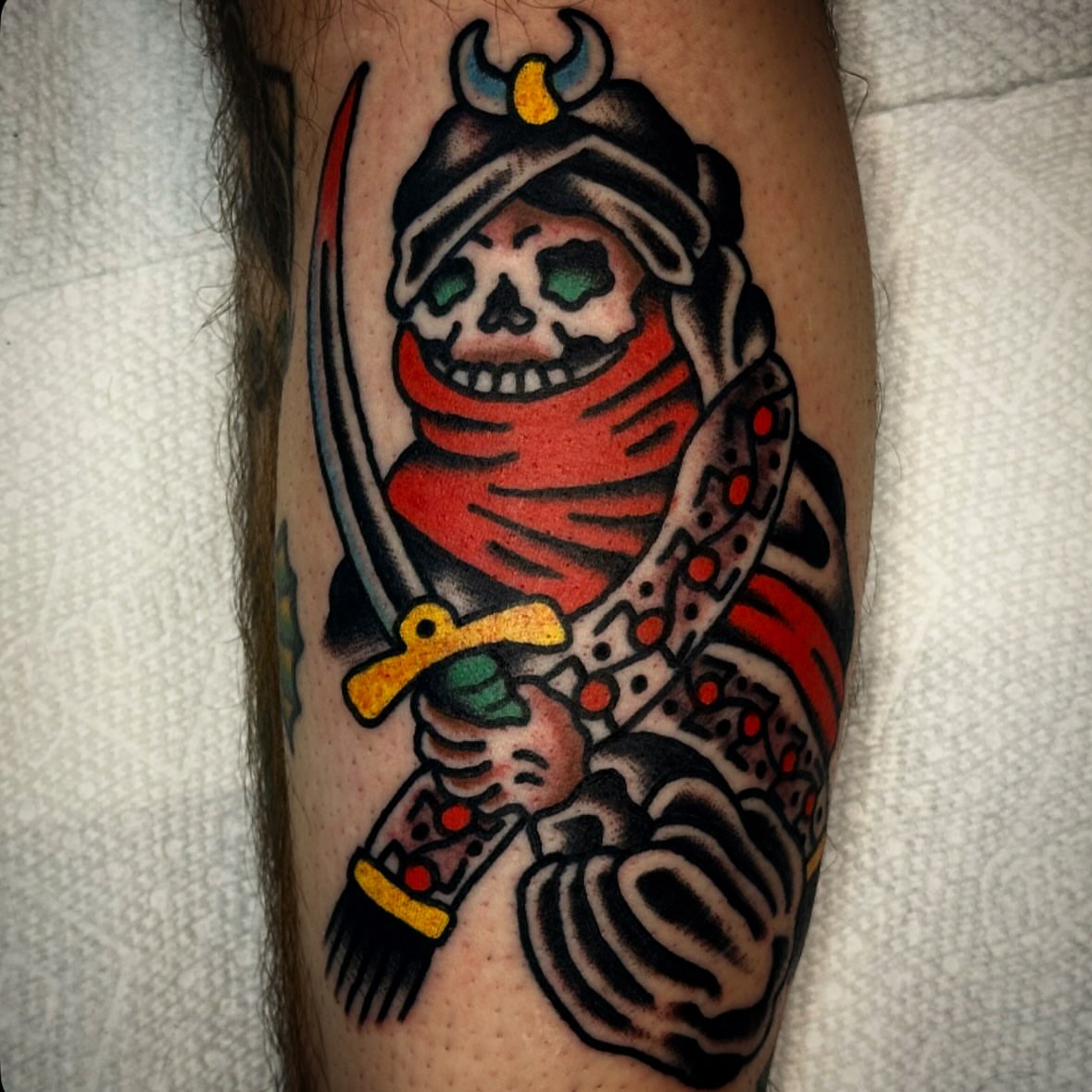 Tattoo by @robavelli — american_traditional