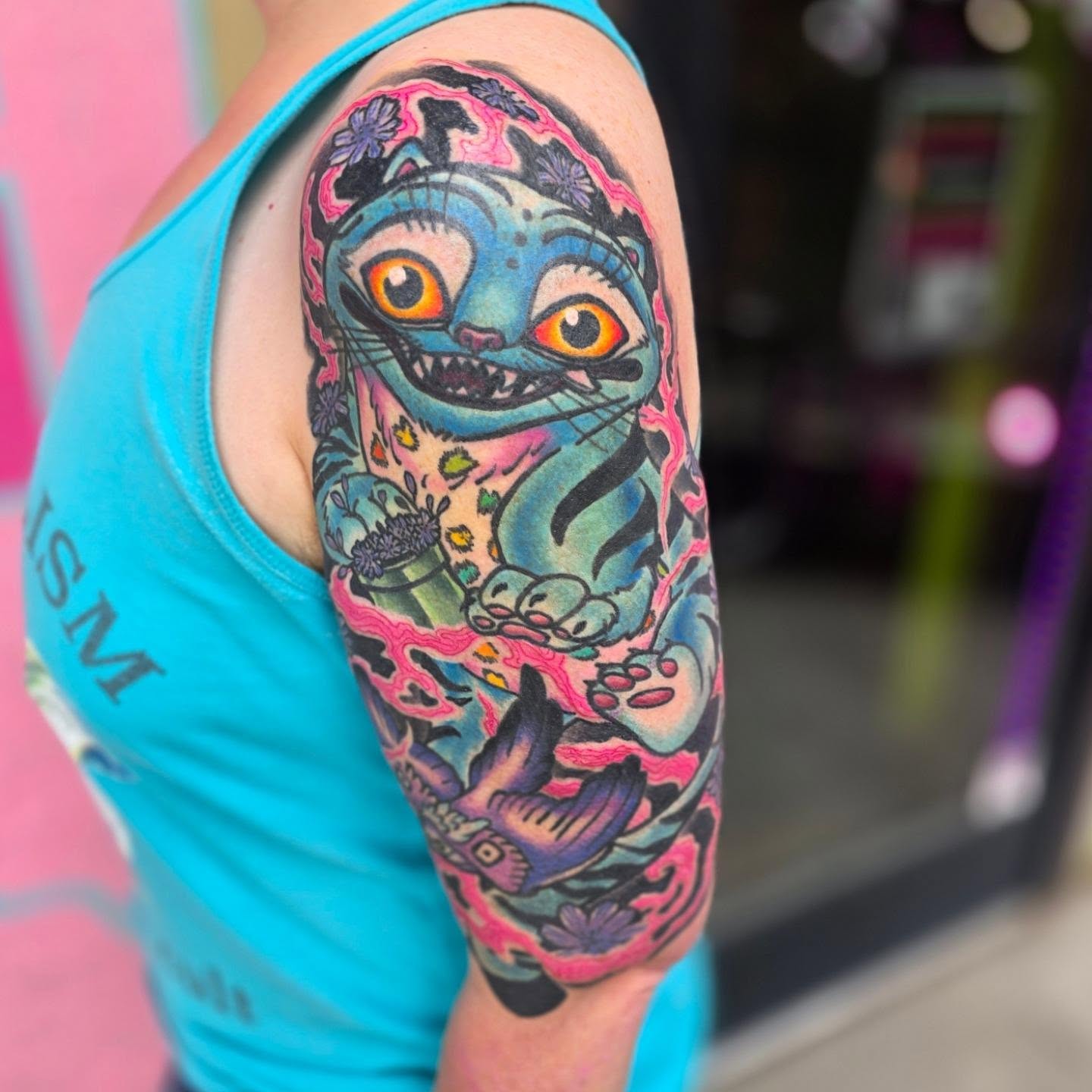 Tattoo by @inkbyrobyn — american_traditional, dotwork