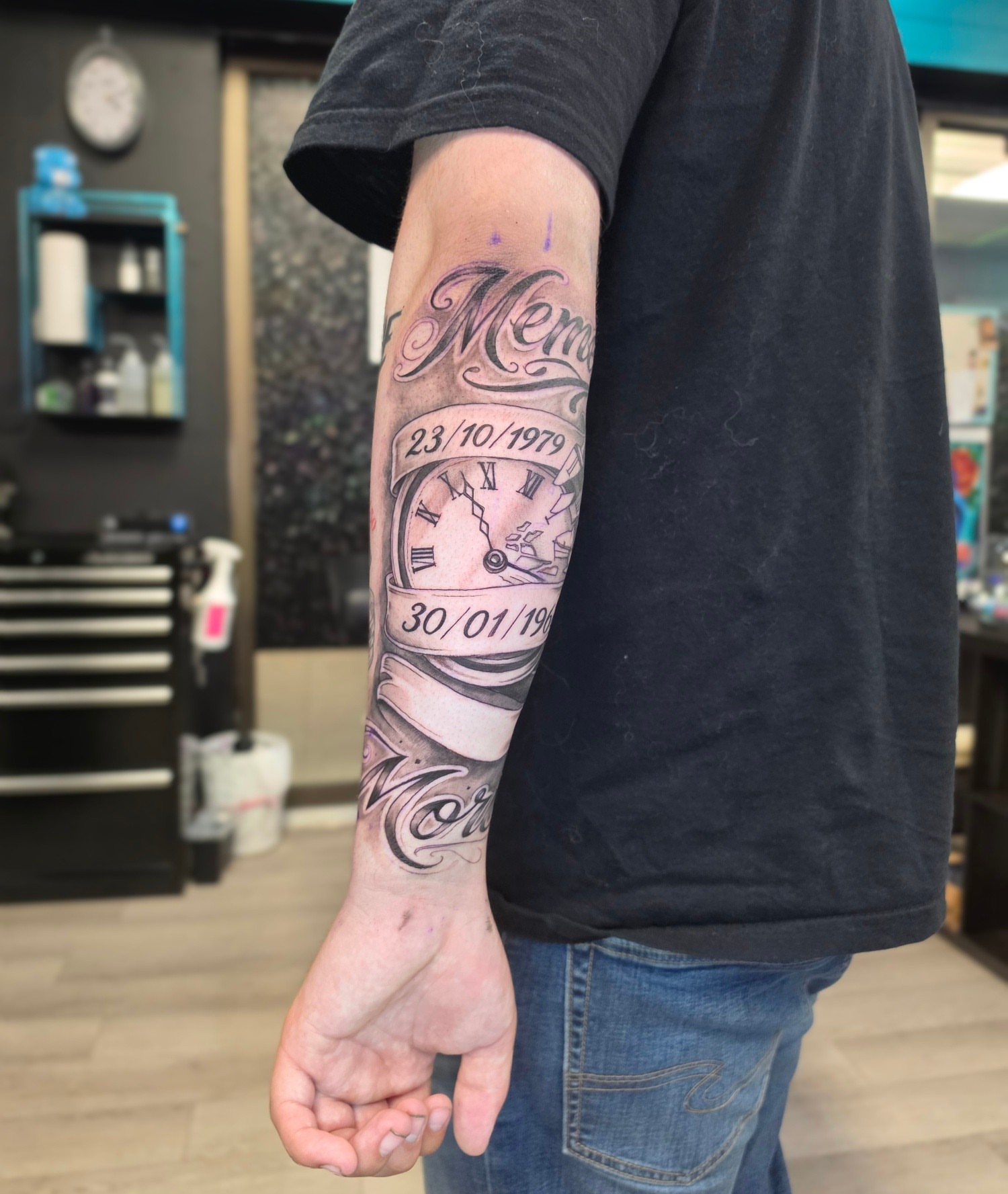 Tattoo by @frozenink_tattoo — black_and_grey