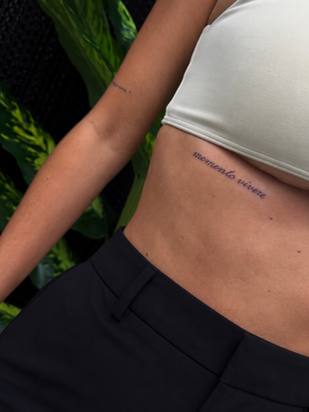 Memento vivere lettering script tattoo on the ribs by Lina Valentina, New York, New York
