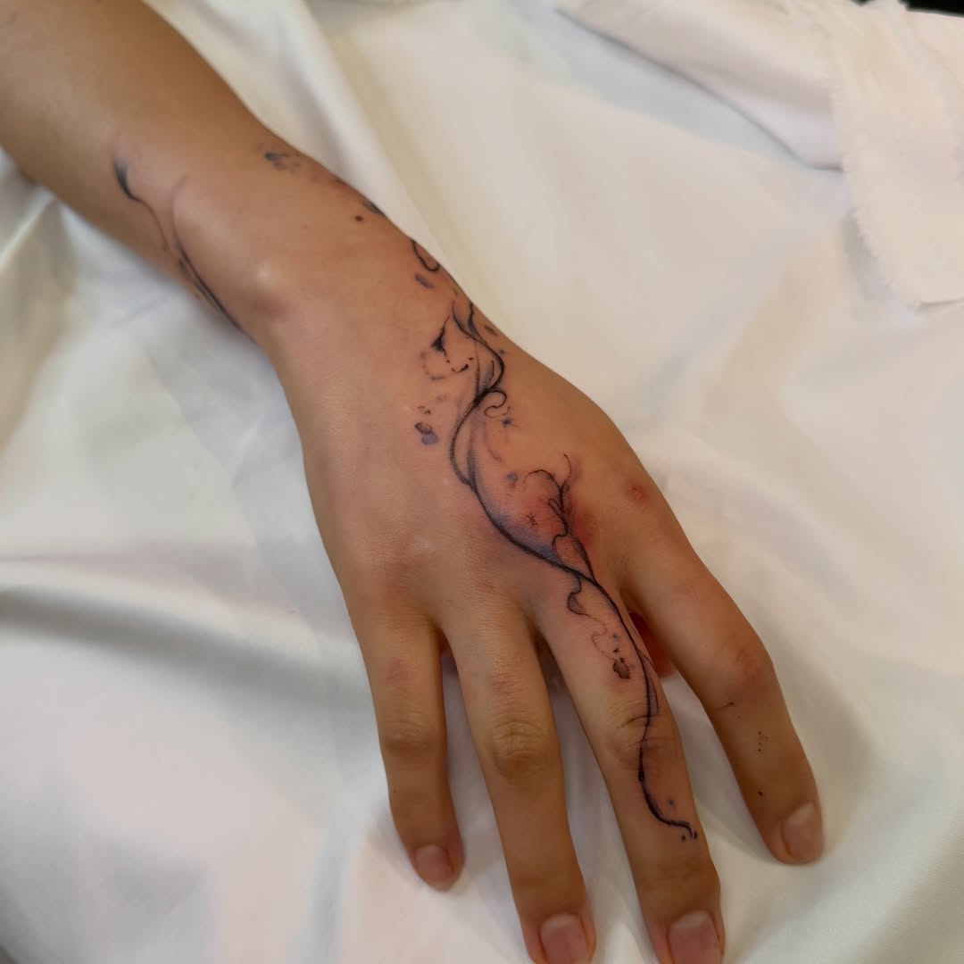 Tattoo by @maru_ttttt — dotwork