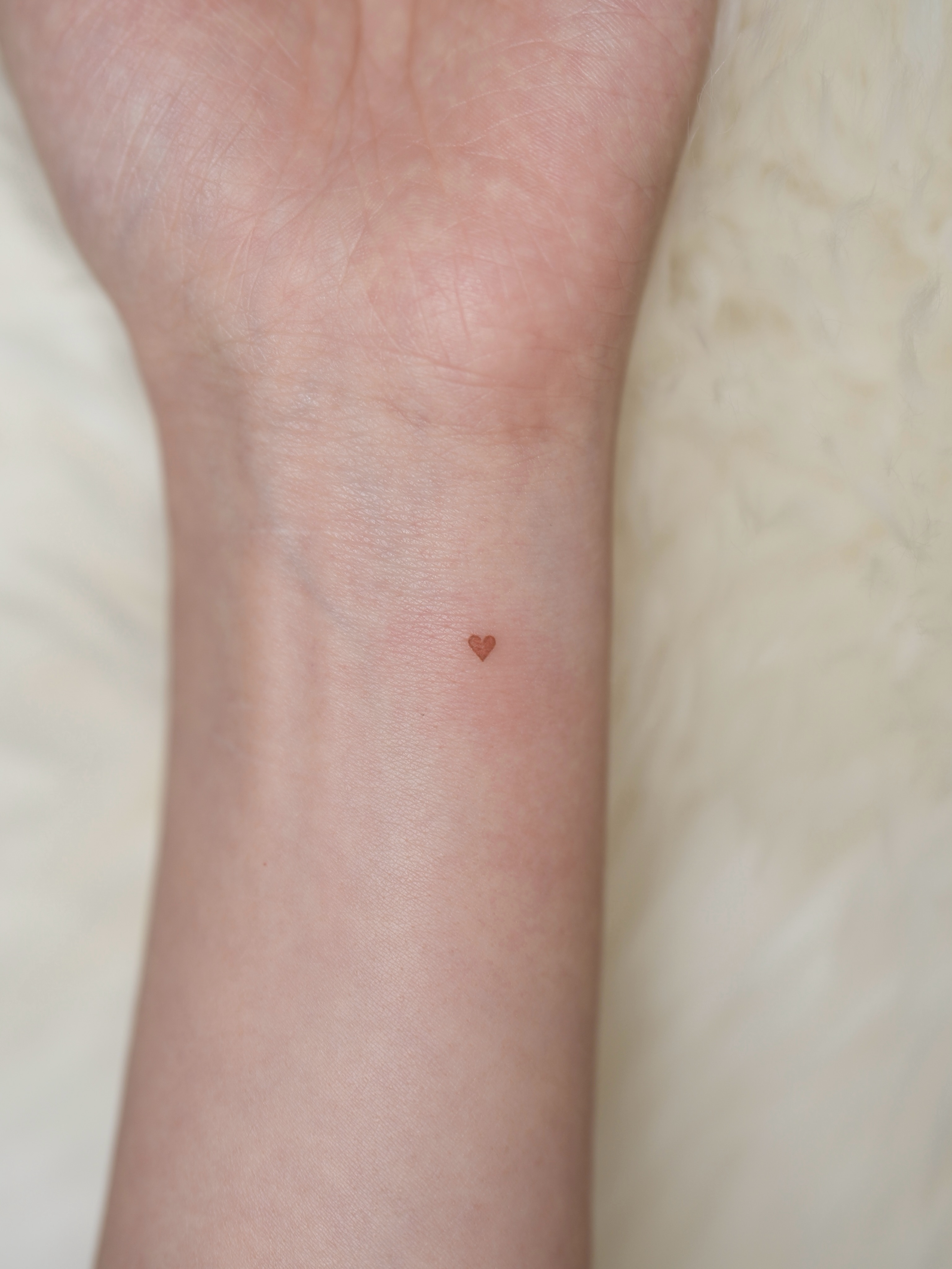 Tattoo by @ink_bijou β minimalist