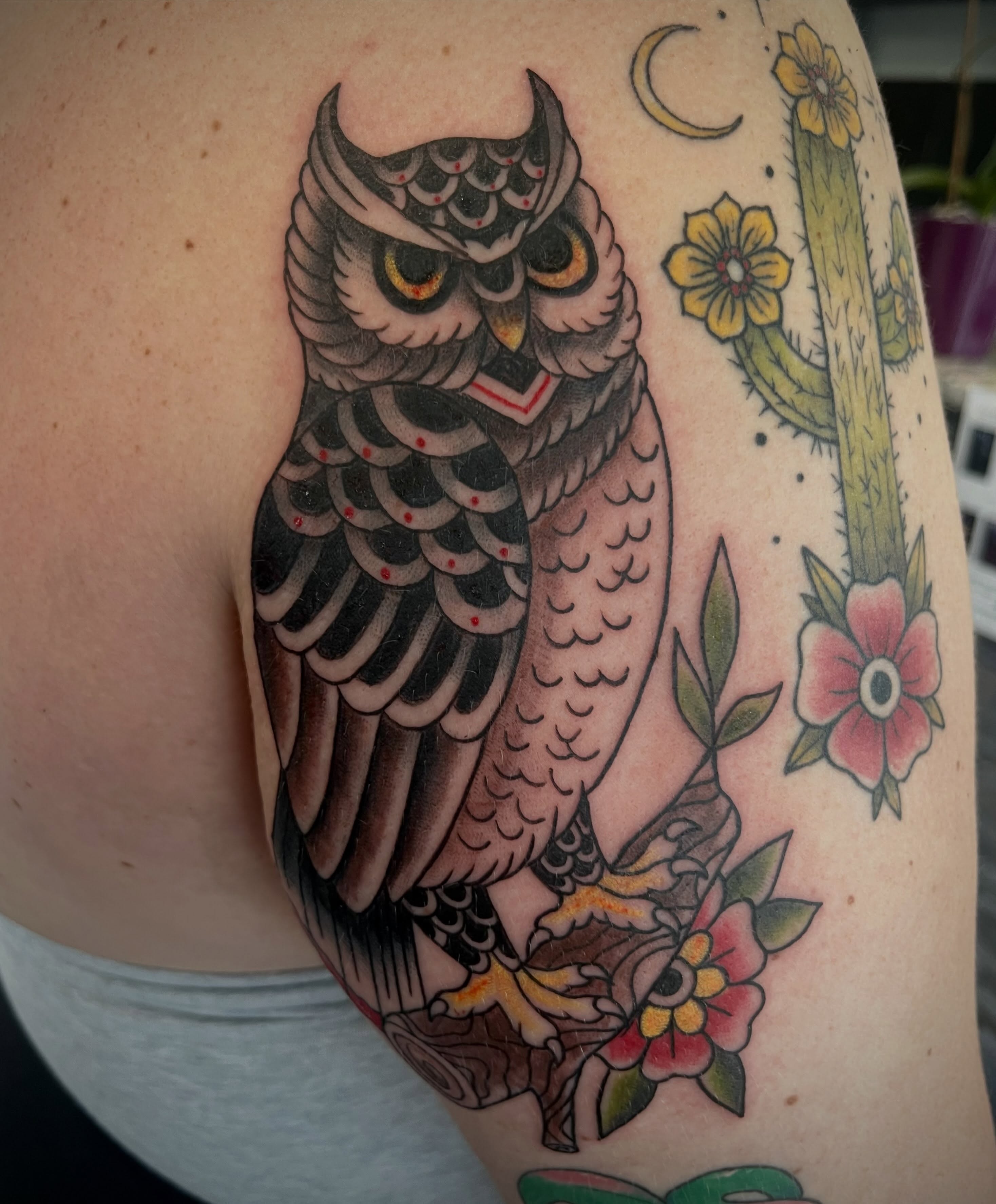 Owl American traditional tattoo on the shoulder by Freya Petersen