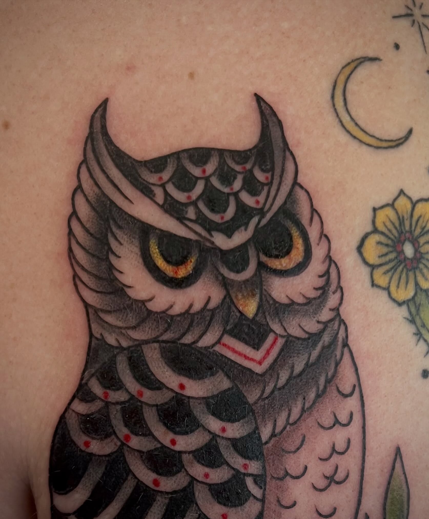 Owl American traditional tattoo on the back by Freya Petersen