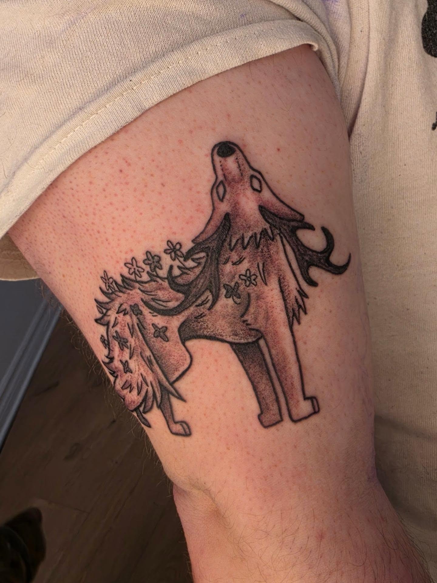 Tattoo by @lulus_tattoos_ — dotwork