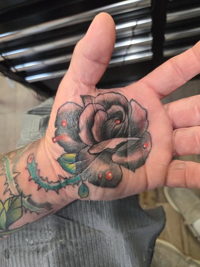 Tattoo by @kustomhustletattoo — black_and_grey