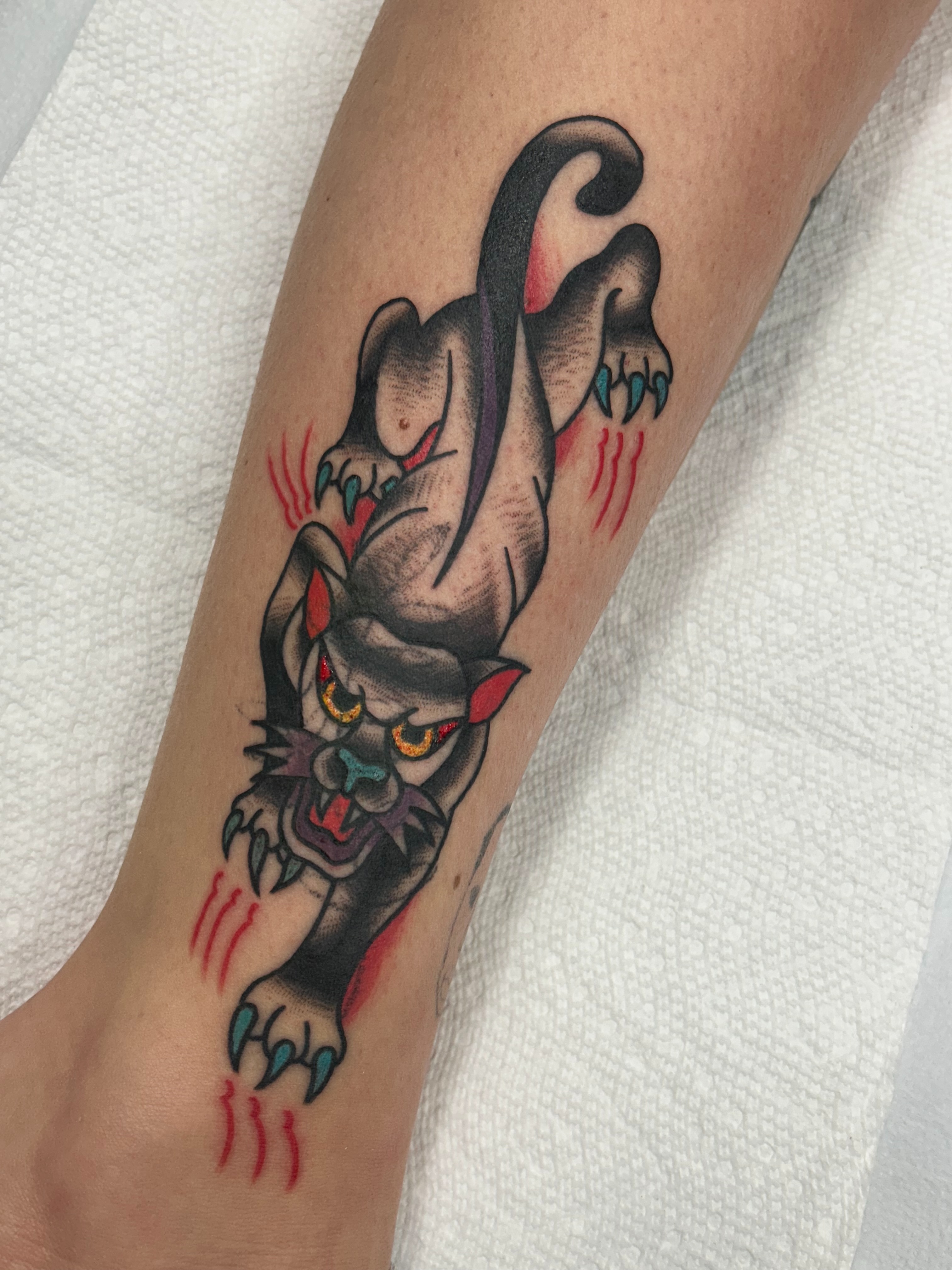 Panther American traditional tattoo on the forearm by ๐๐ข๐ฉ๐๐ซ๐ฆ๐ข ๐๐ฌ๐ซ๐ก๐๐ถ๐ฆ
โจ