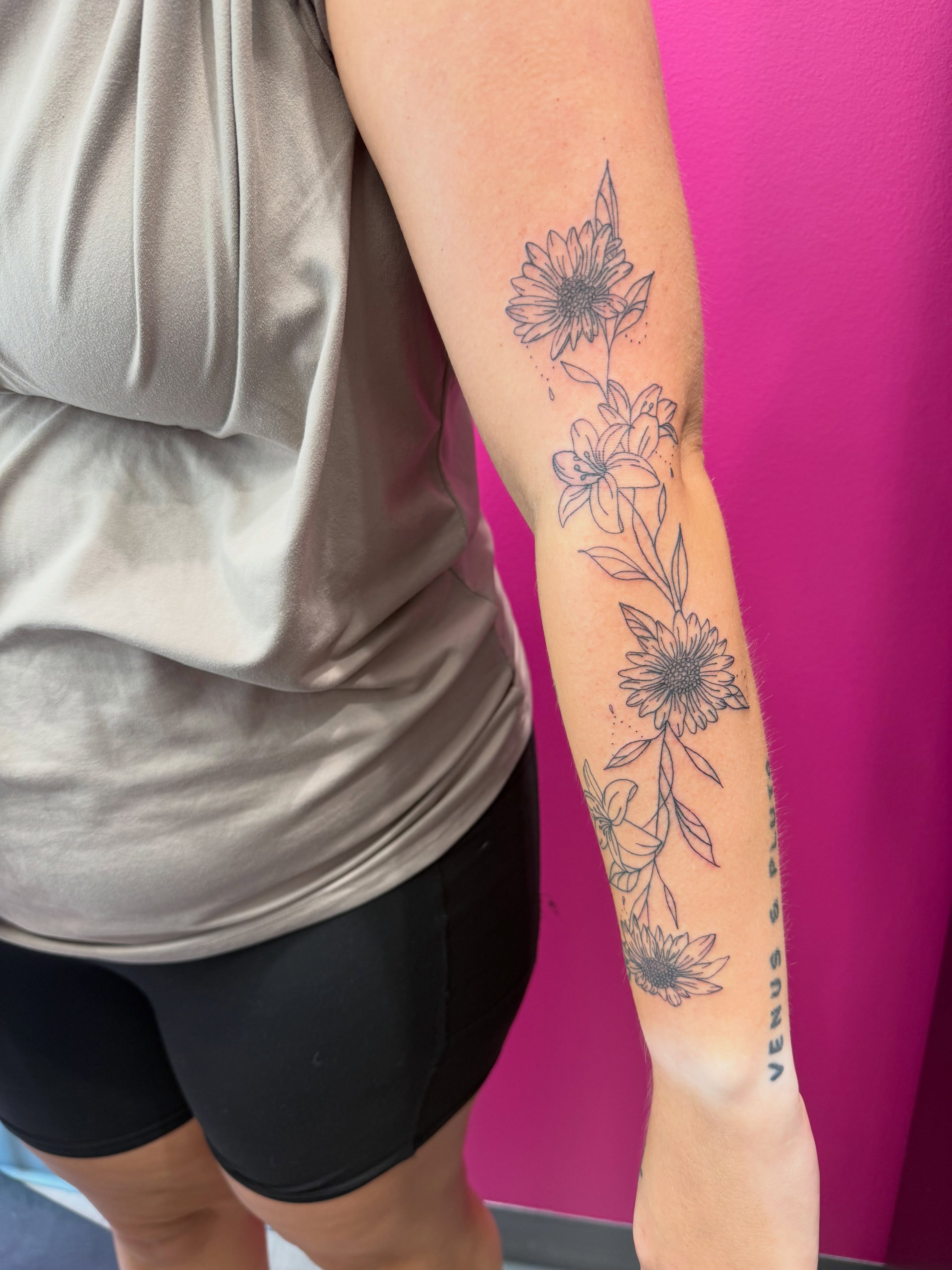Tattoo by @pinkhousetattoo β black_and_grey