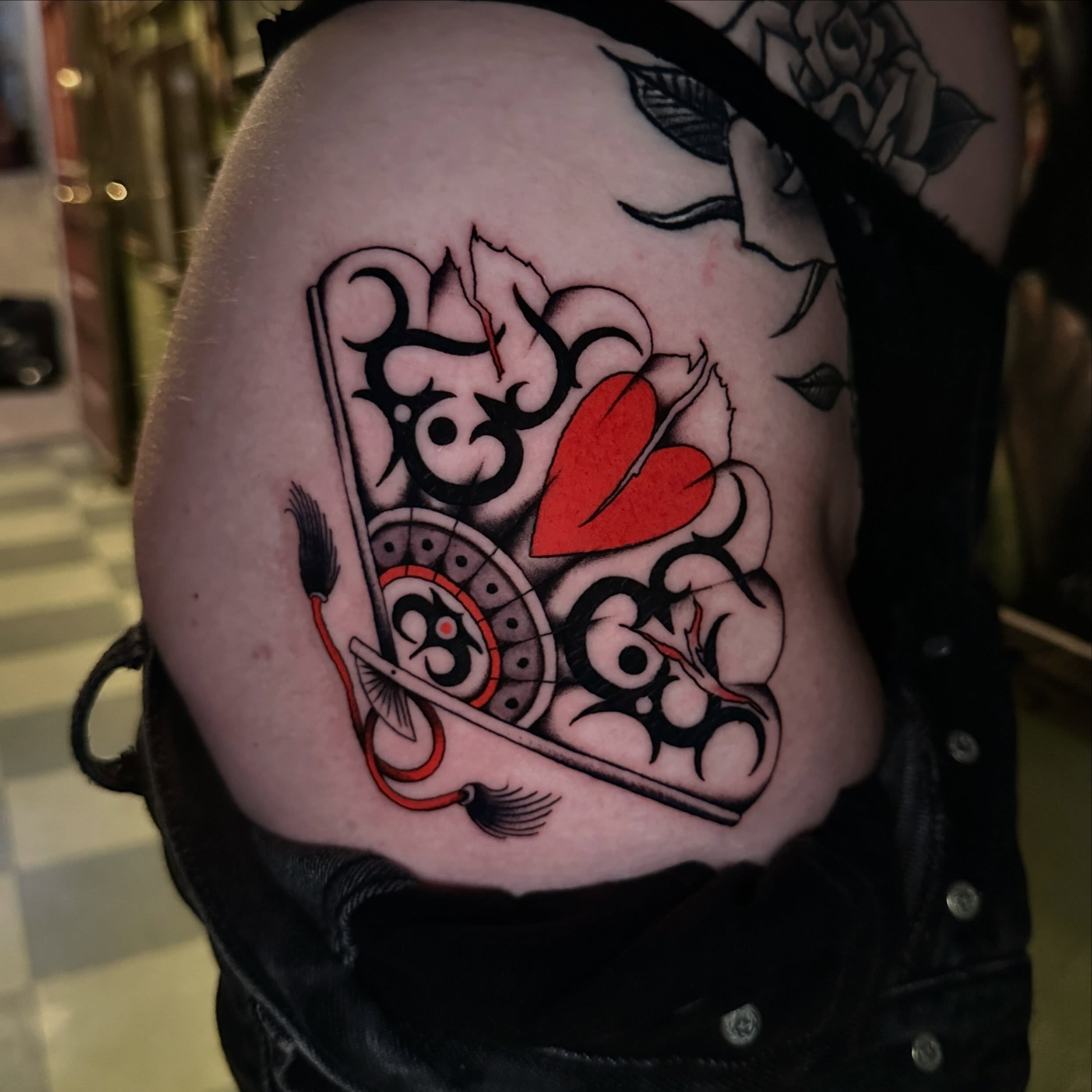 Tattoo by @samavitia — american_traditional