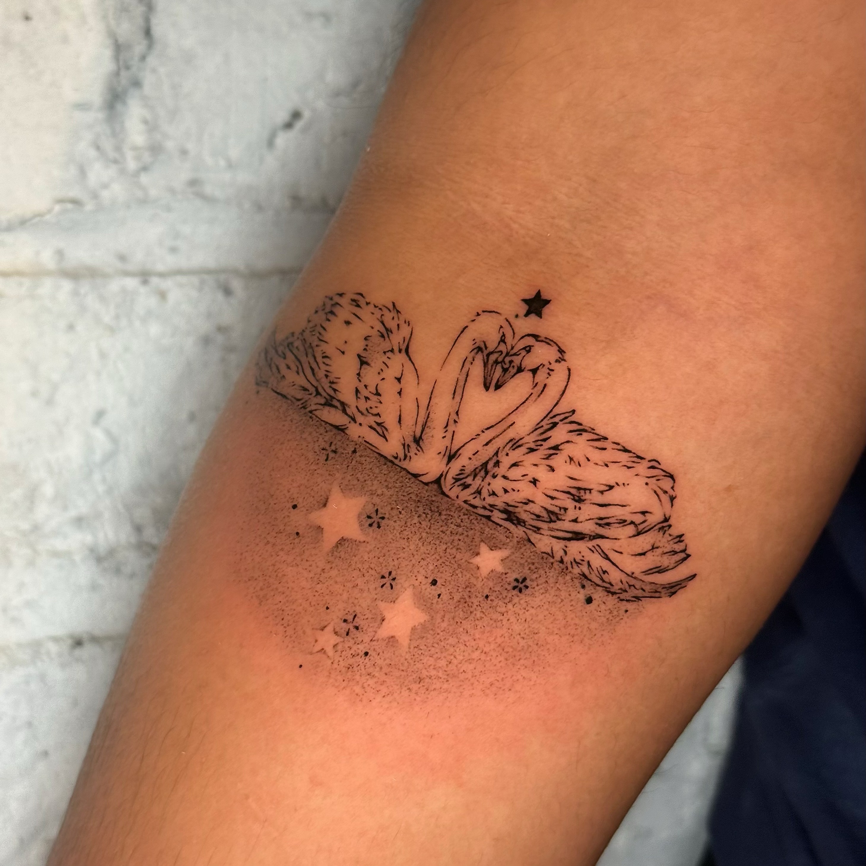 Tattoo by @ta2_echo โ dotwork, black_and_grey