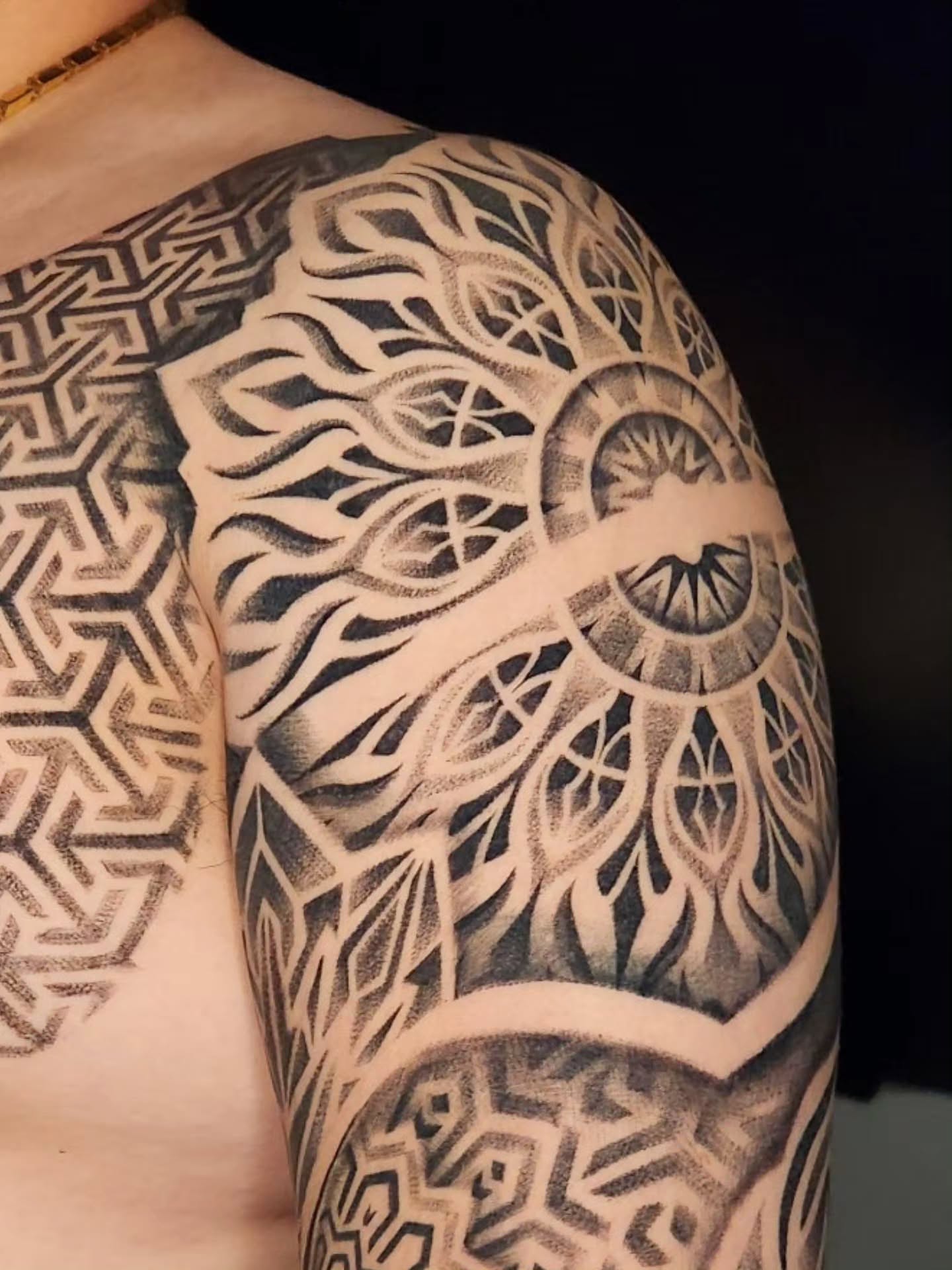 Tattoo by @toa_monti — dotwork, geometric