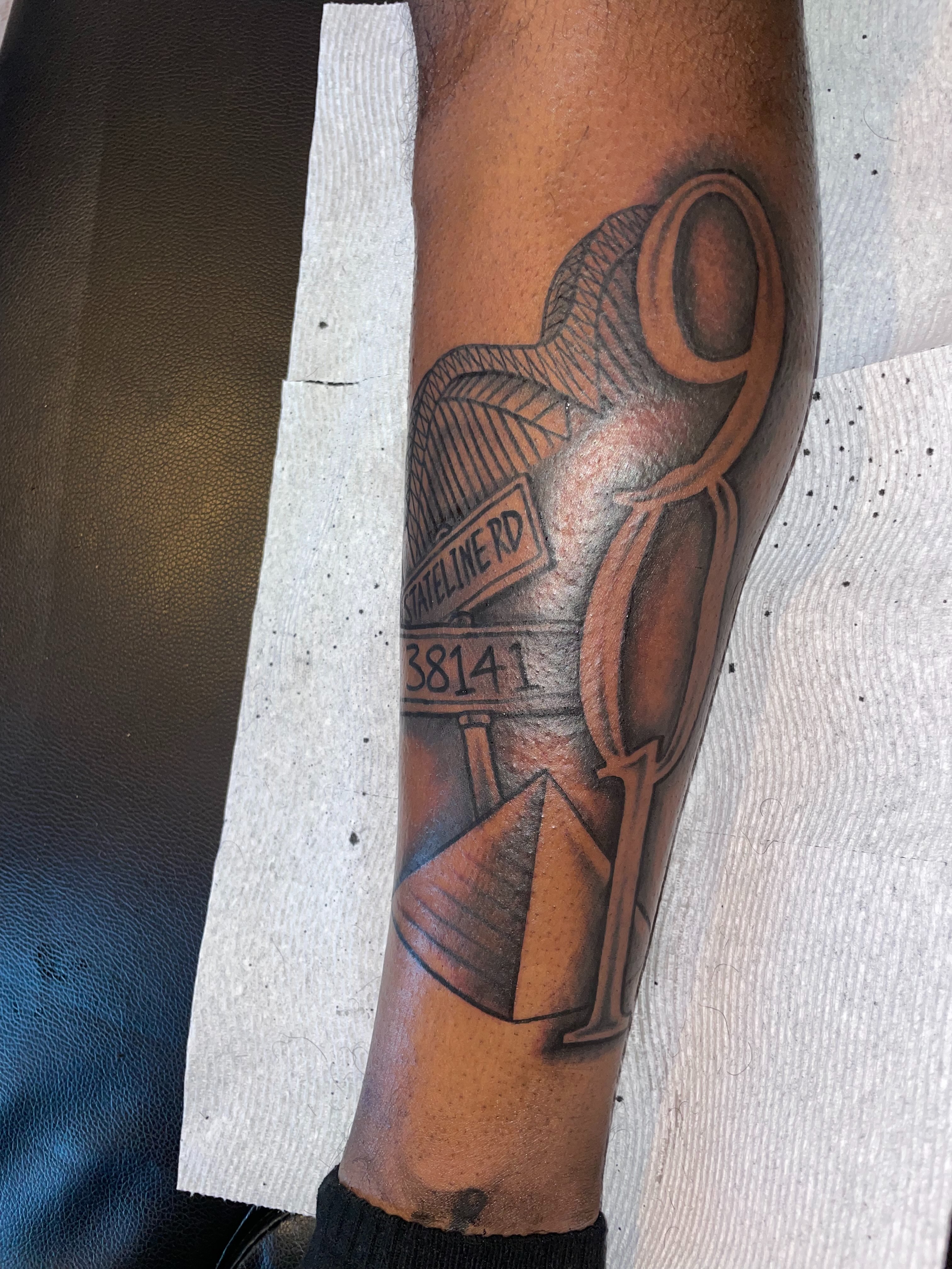 Camera black and grey tattoo on the forearm by TreCashTats💉🩸 MisfitzTattooStudio