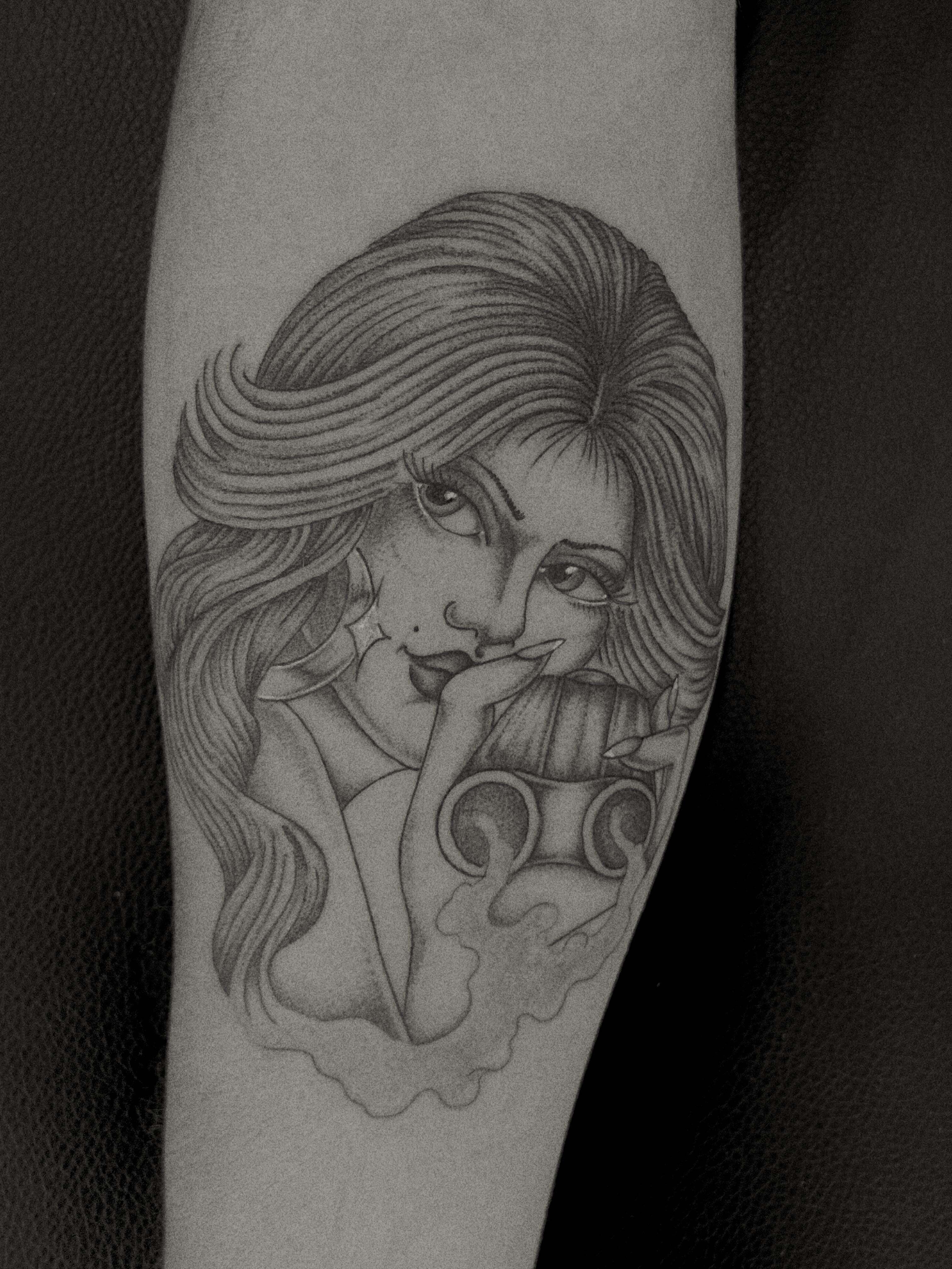 Tattoo by @mattytattsaz — black_and_grey, realism