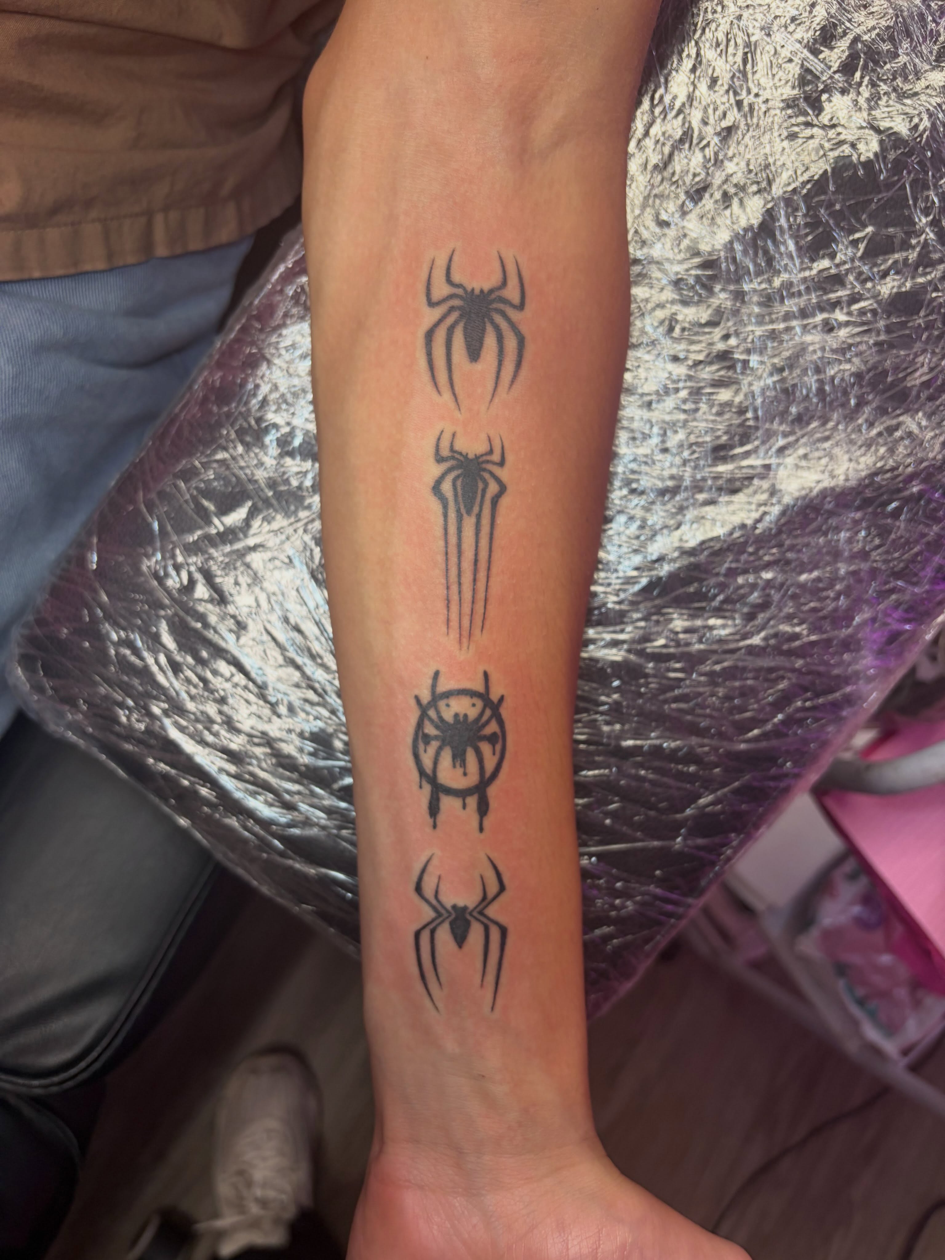 Spider geometric tattoo on the forearm by Vegas Tattoo Mommy ๐๐, Las Vegas, Nevada