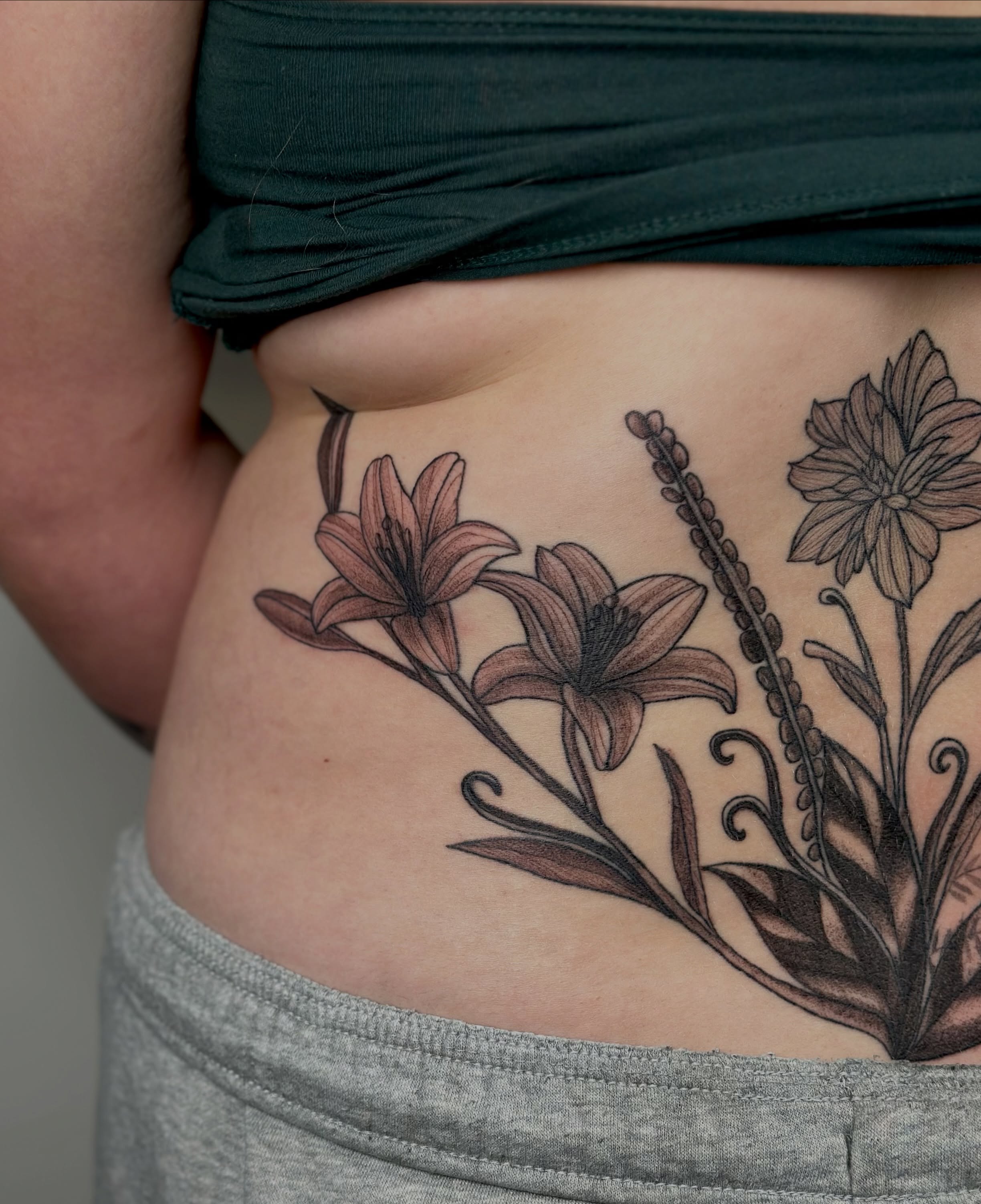 Tattoo by @alchemillia.tattoos — black_and_grey