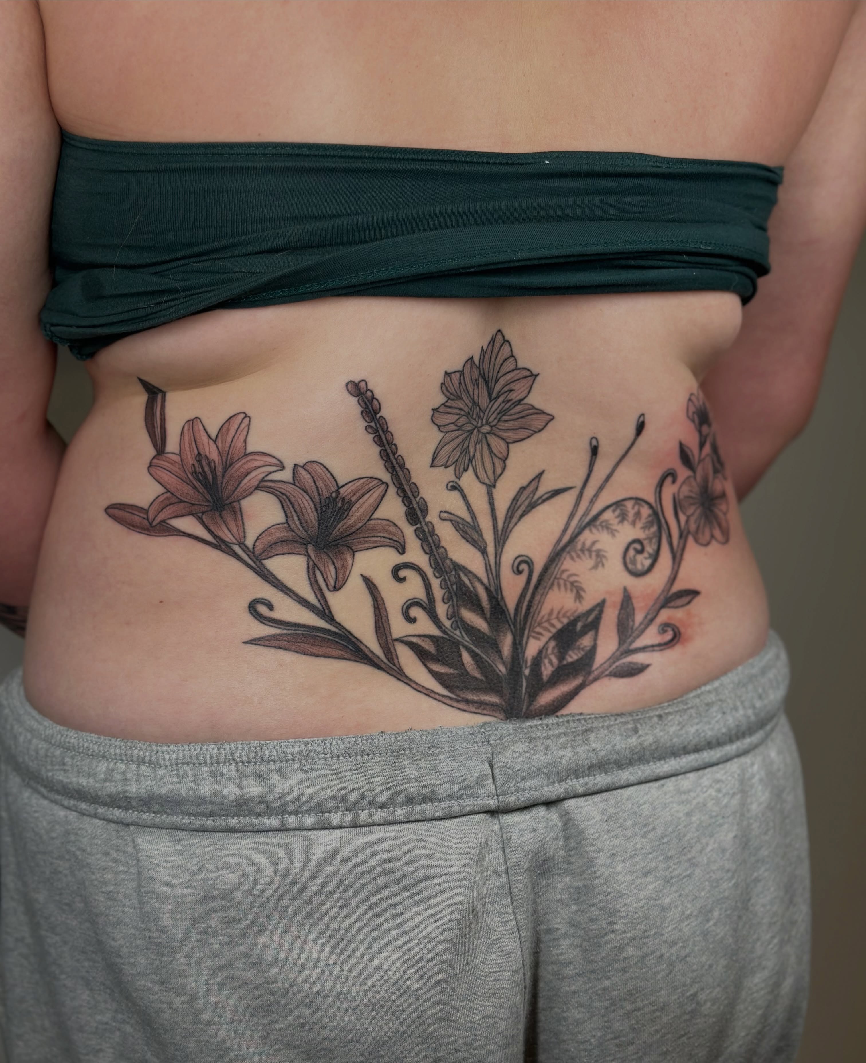 Tattoo by @alchemillia.tattoos — black_and_grey
