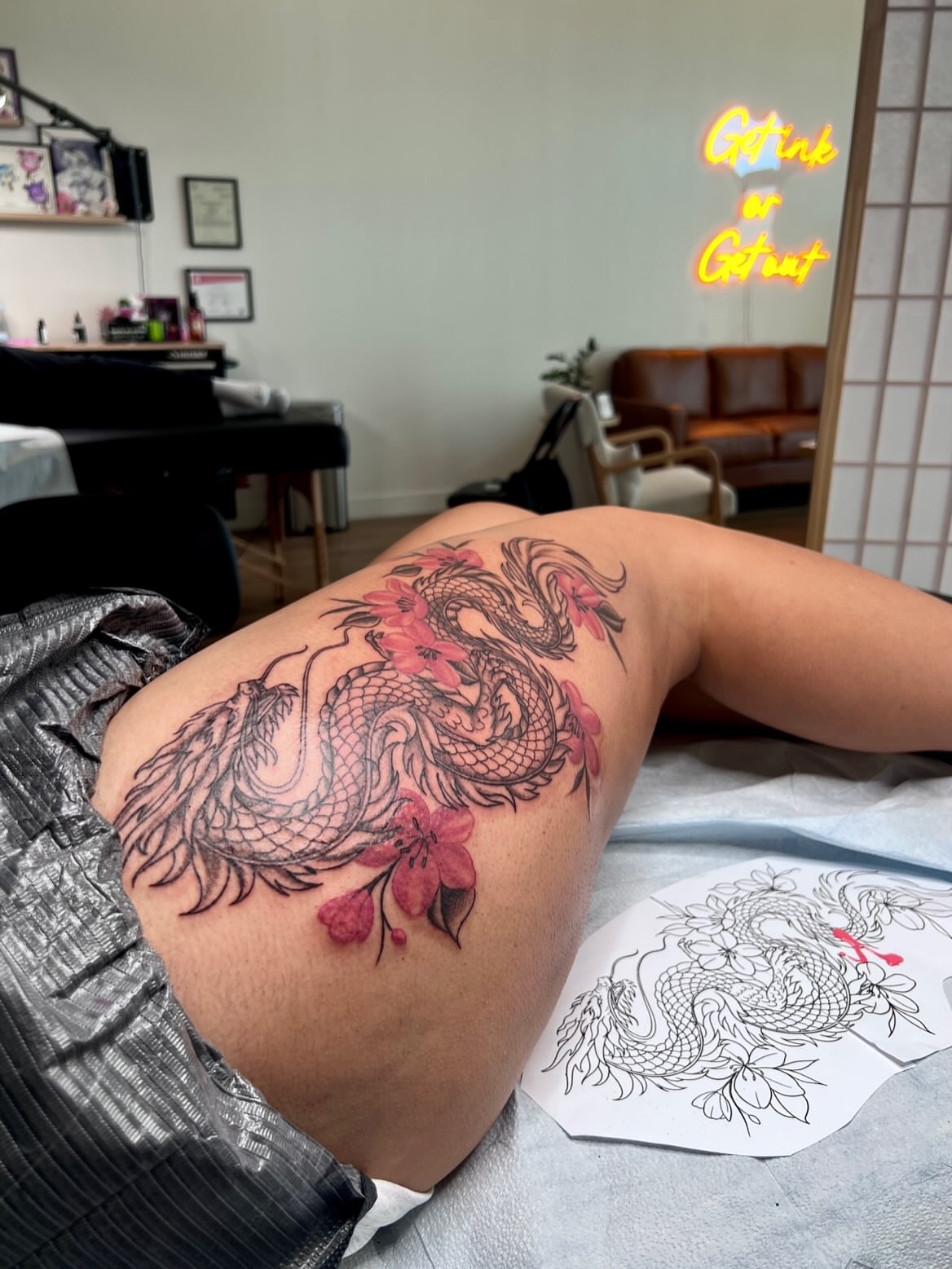 Dragon and cherry blossoms japanese irezumi tattoo on the thigh by ππππππ ππππππ - ππππ‘ππ₯ ππ¨π₯π’πππ«π’π¨π¬ π΅π