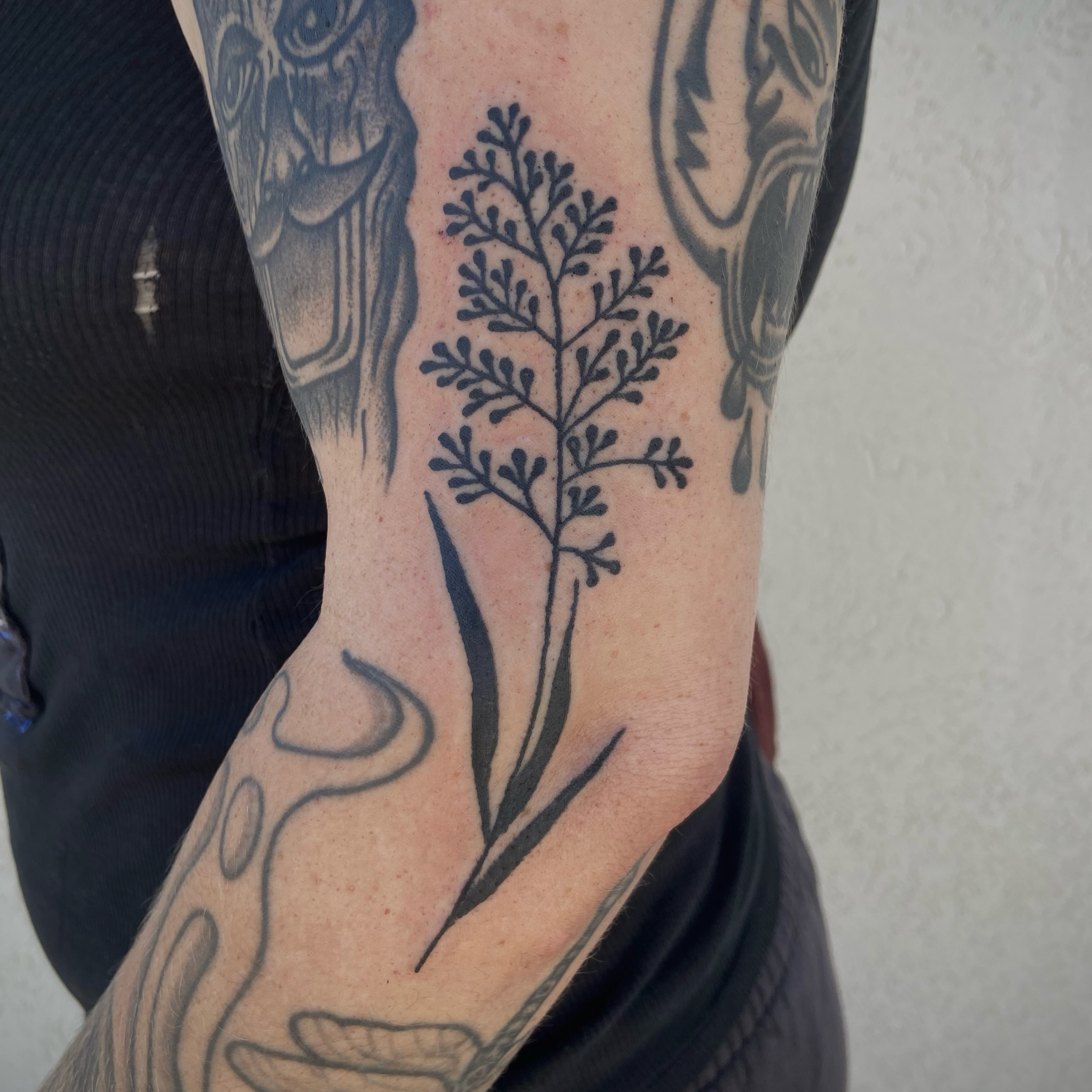 Tattoo by @vinnietatts — black_and_grey