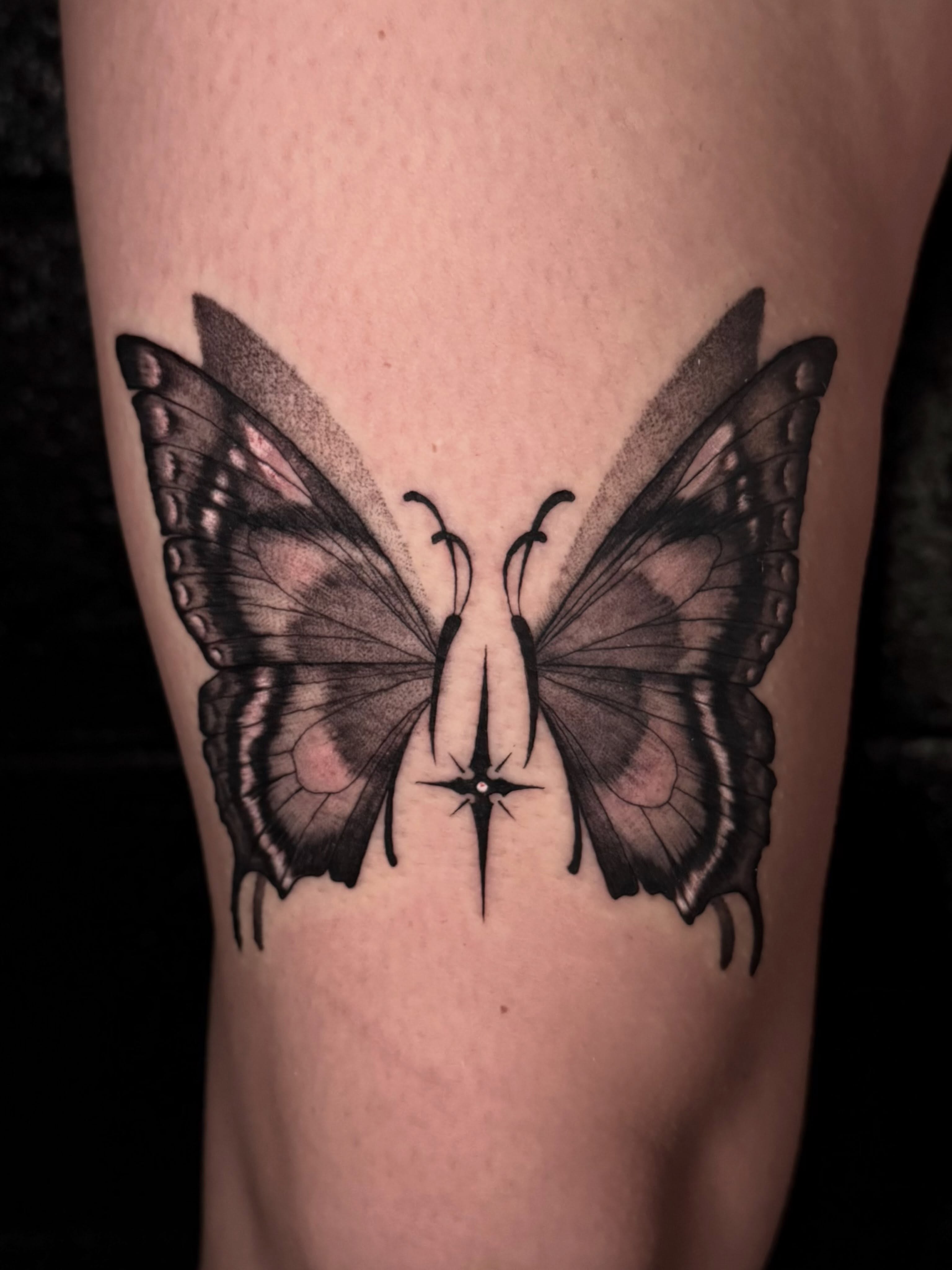 Tattoo by @lyssa_jtattoo — black_and_grey, realism
