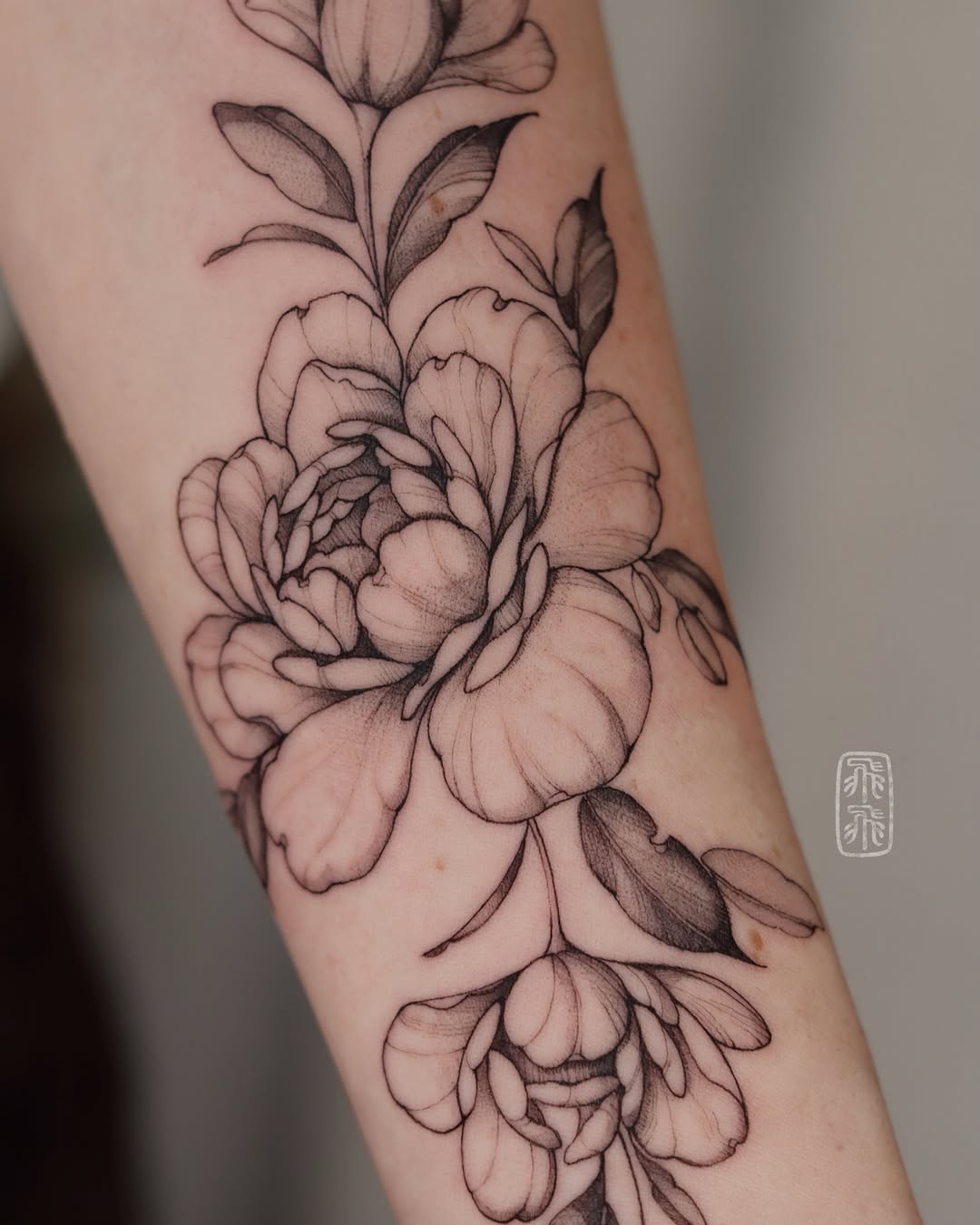 Tattoo by @phoebe_doartink — black_and_grey