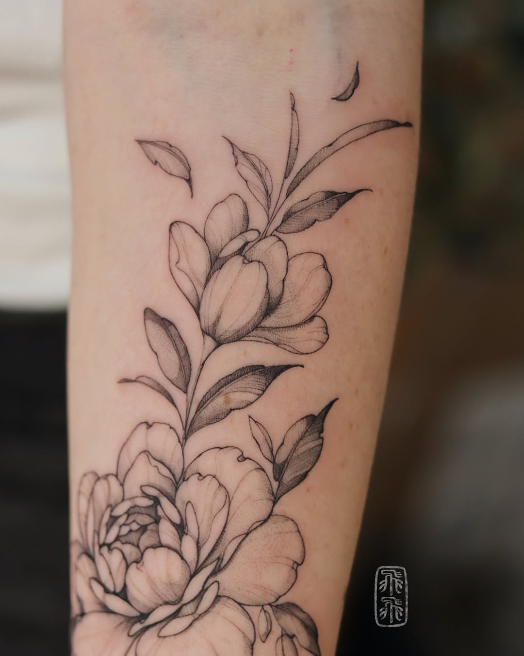 Tattoo by @phoebe_doartink — black_and_grey