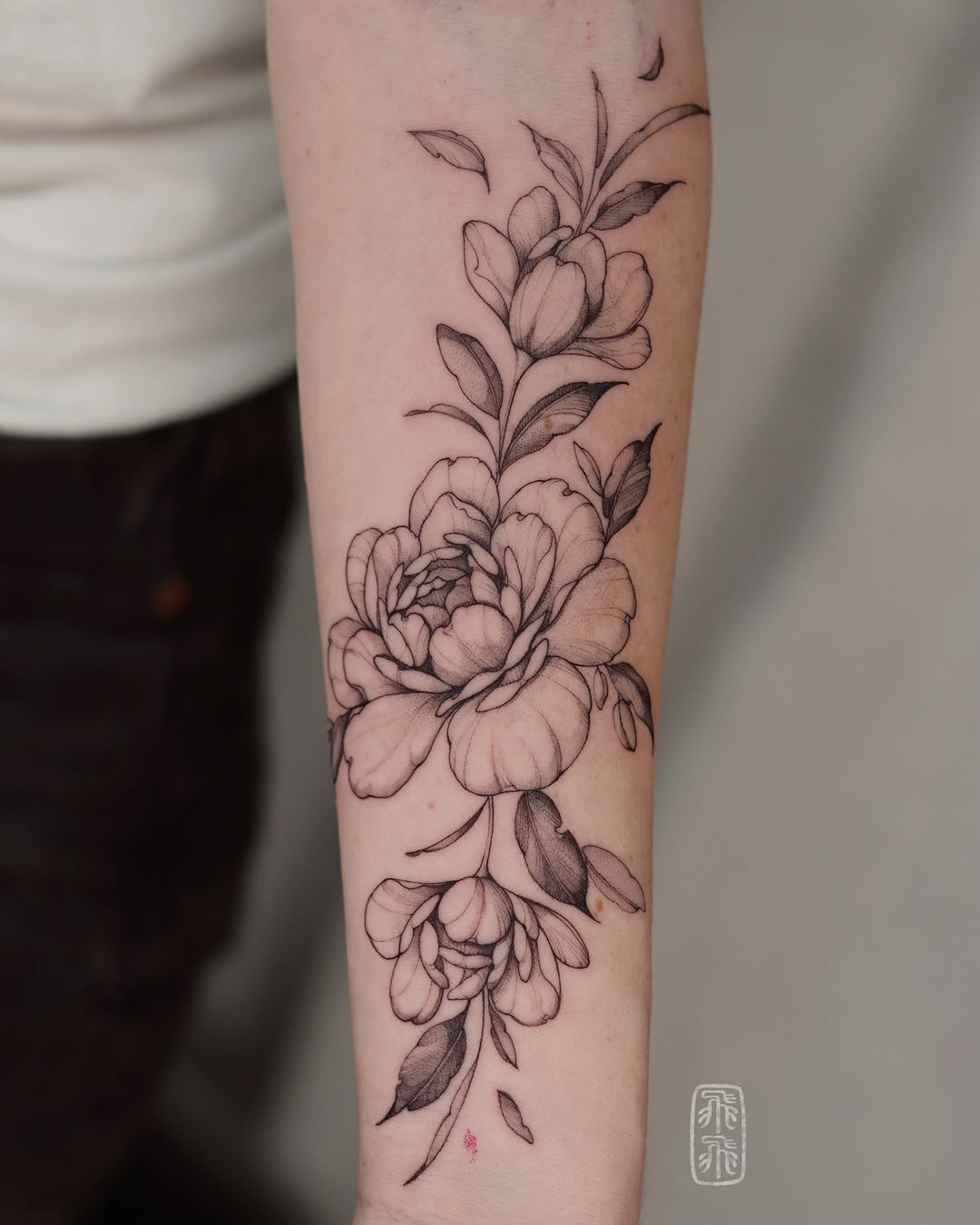 Tattoo by @phoebe_doartink — black_and_grey