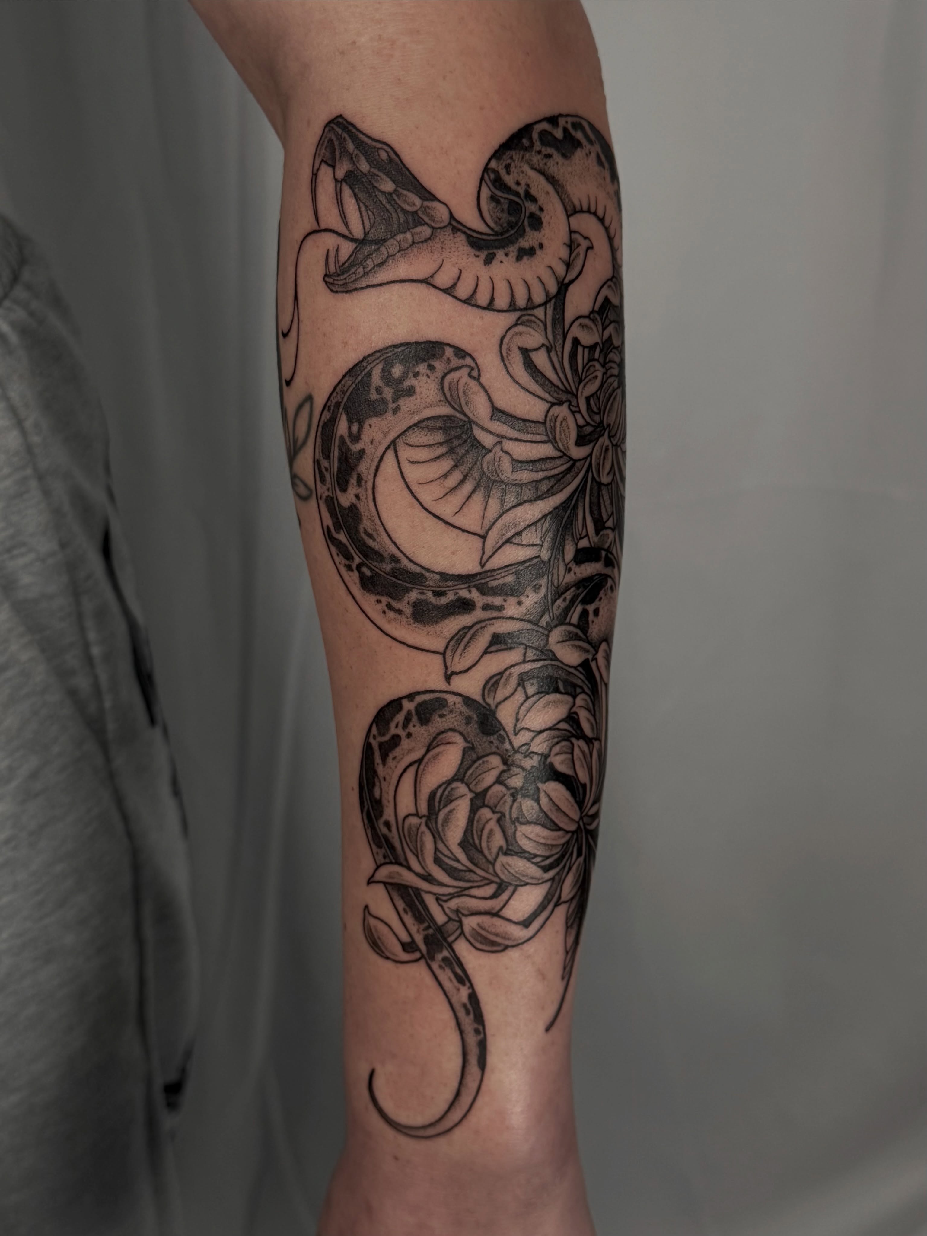 Tattoo by @porcelain_tats โ black_and_grey