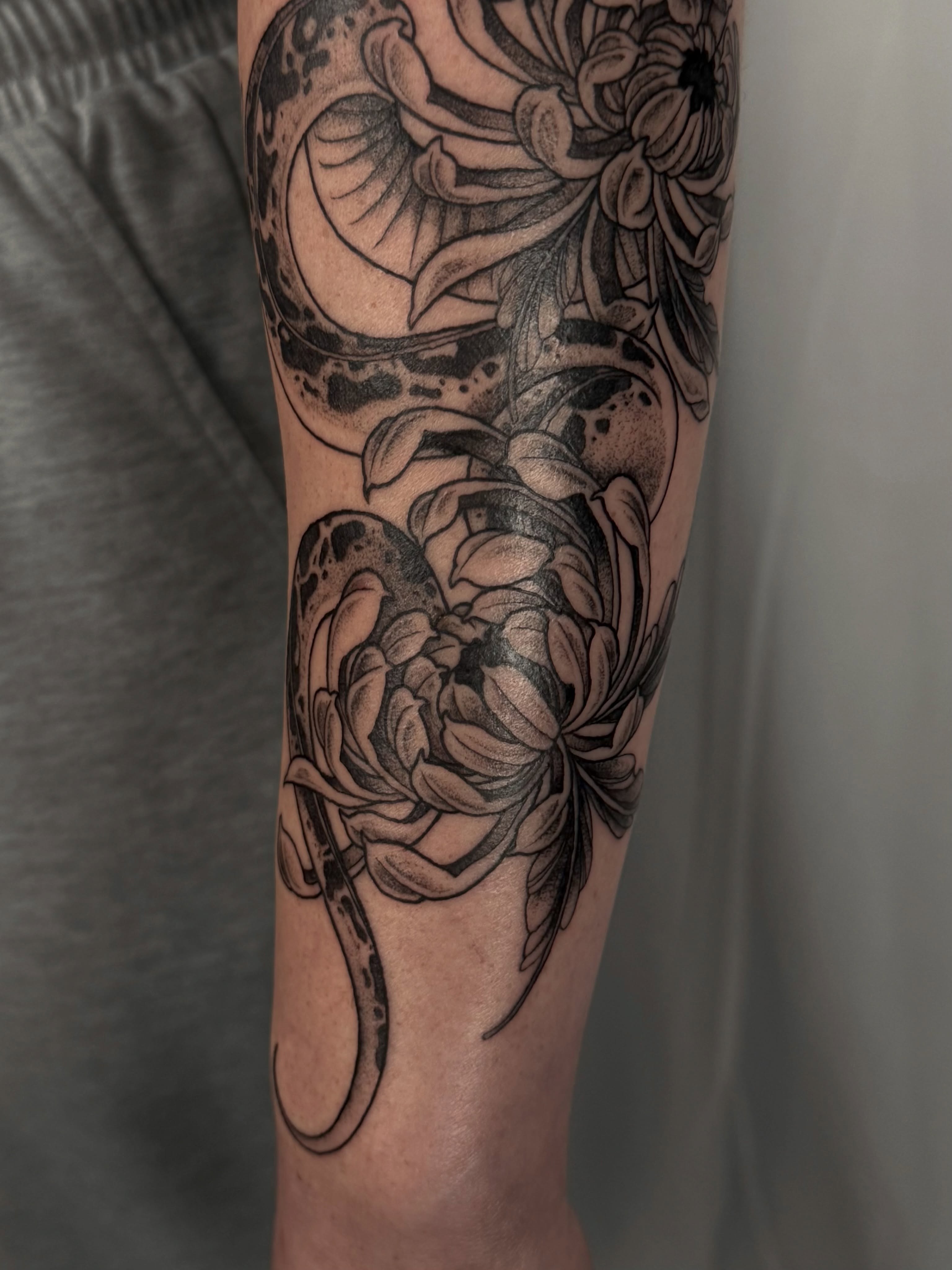 Tattoo by @porcelain_tats โ black_and_grey, realism