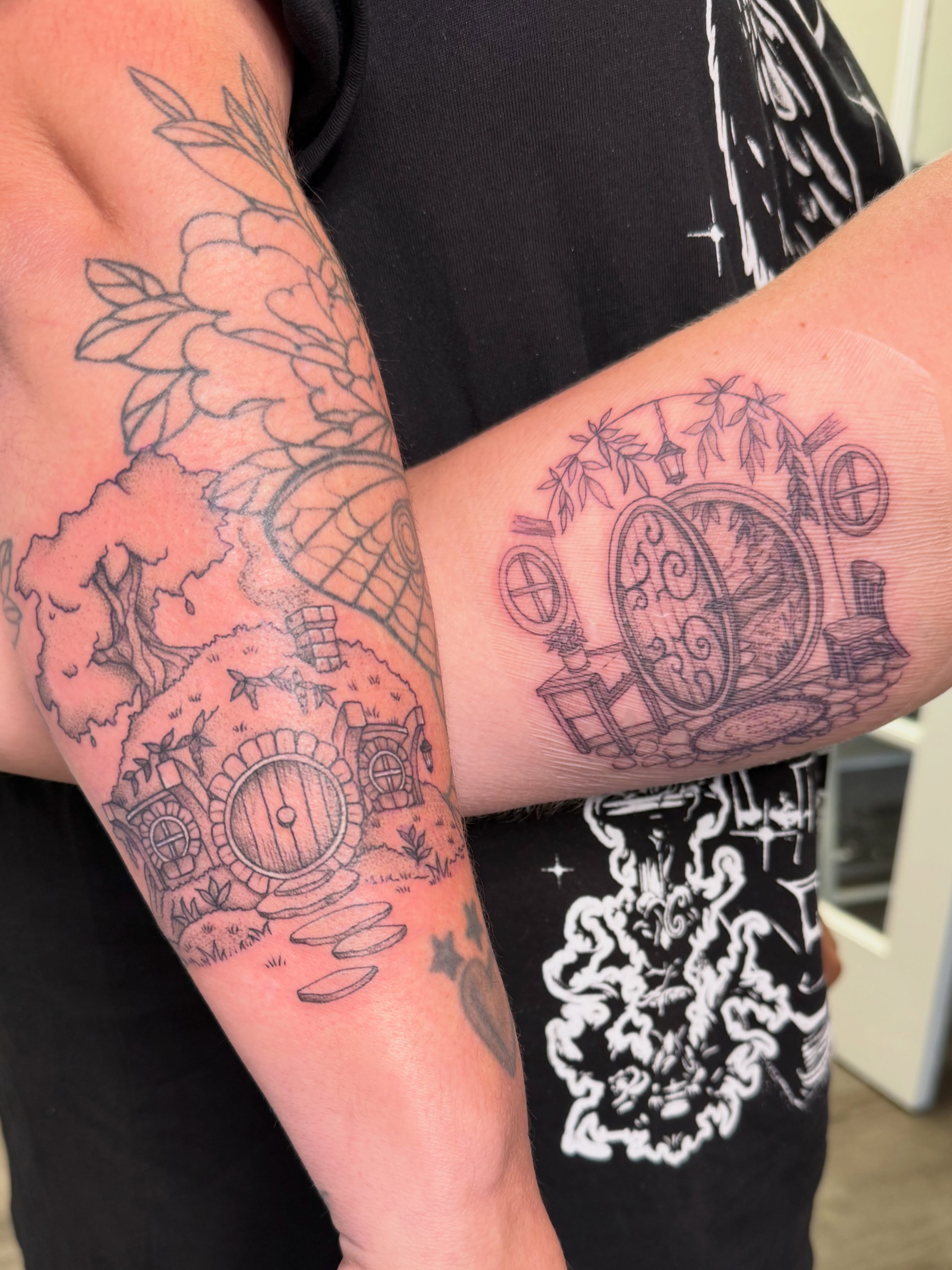 Tattoo by @alexxtattoos — dotwork, realism
